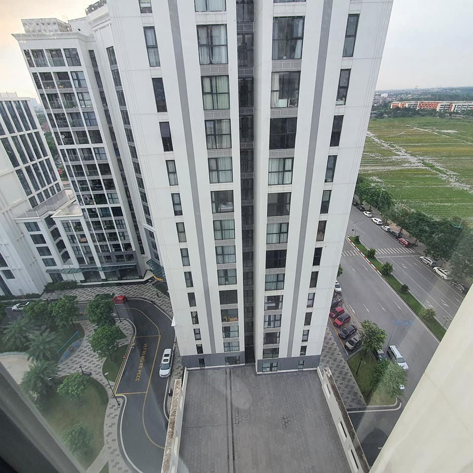 3 bedroom apartment for rent with full furniture in S6A building at Vinhomes Symphony 7