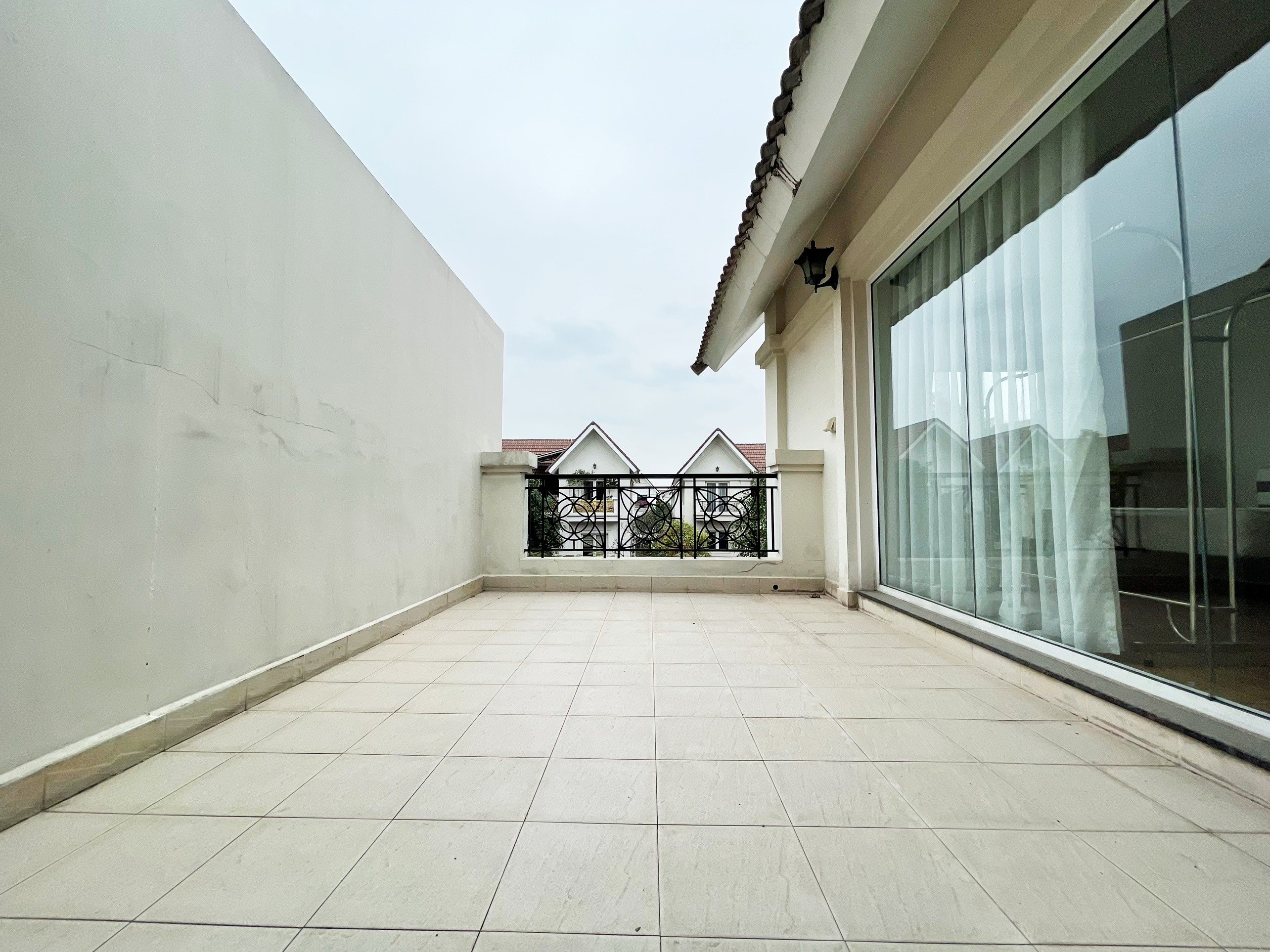 4 bedroom villa for rent in Hoa Sua block, Vinhomes Riverside, Long Bien district 18