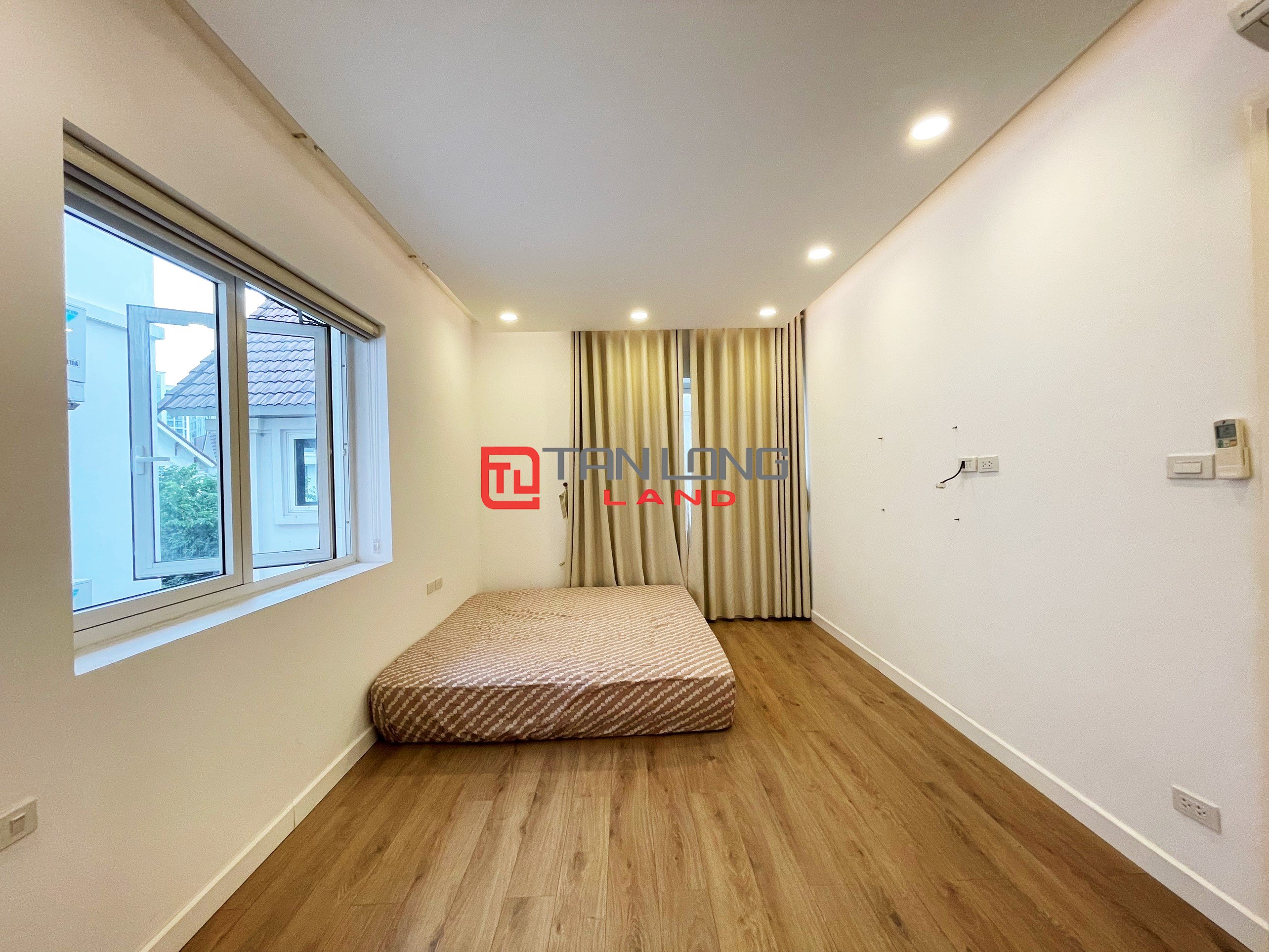 Duplex Villa for rent with Full Furniture Cheap Price in Vinhomes Riverside Long Bien 8