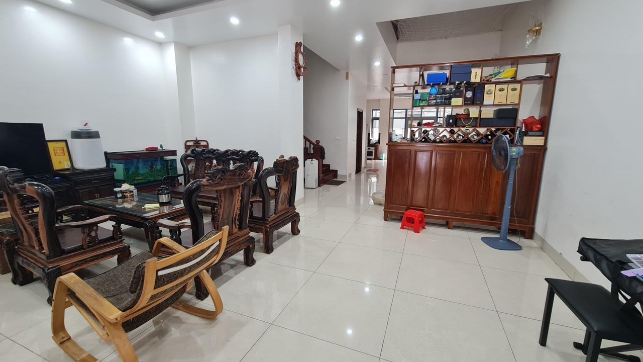 Garden Villa for rent in Phong Lan Sub-area at Vinhomes The Harmony 1