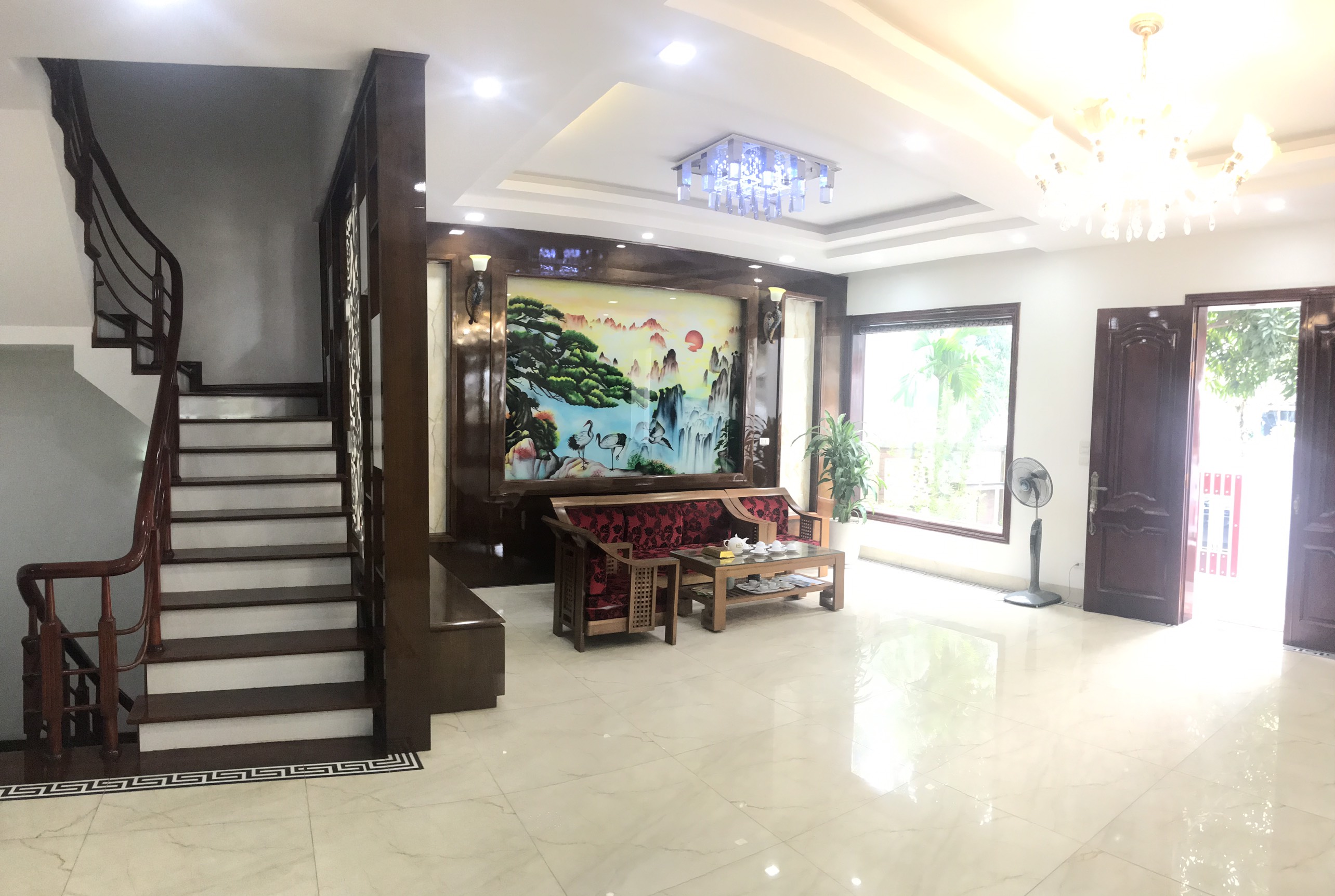 HOA PHUONG VINHOMES RIVERSIDE VILLAS FOR SALE WITH 4BR 22