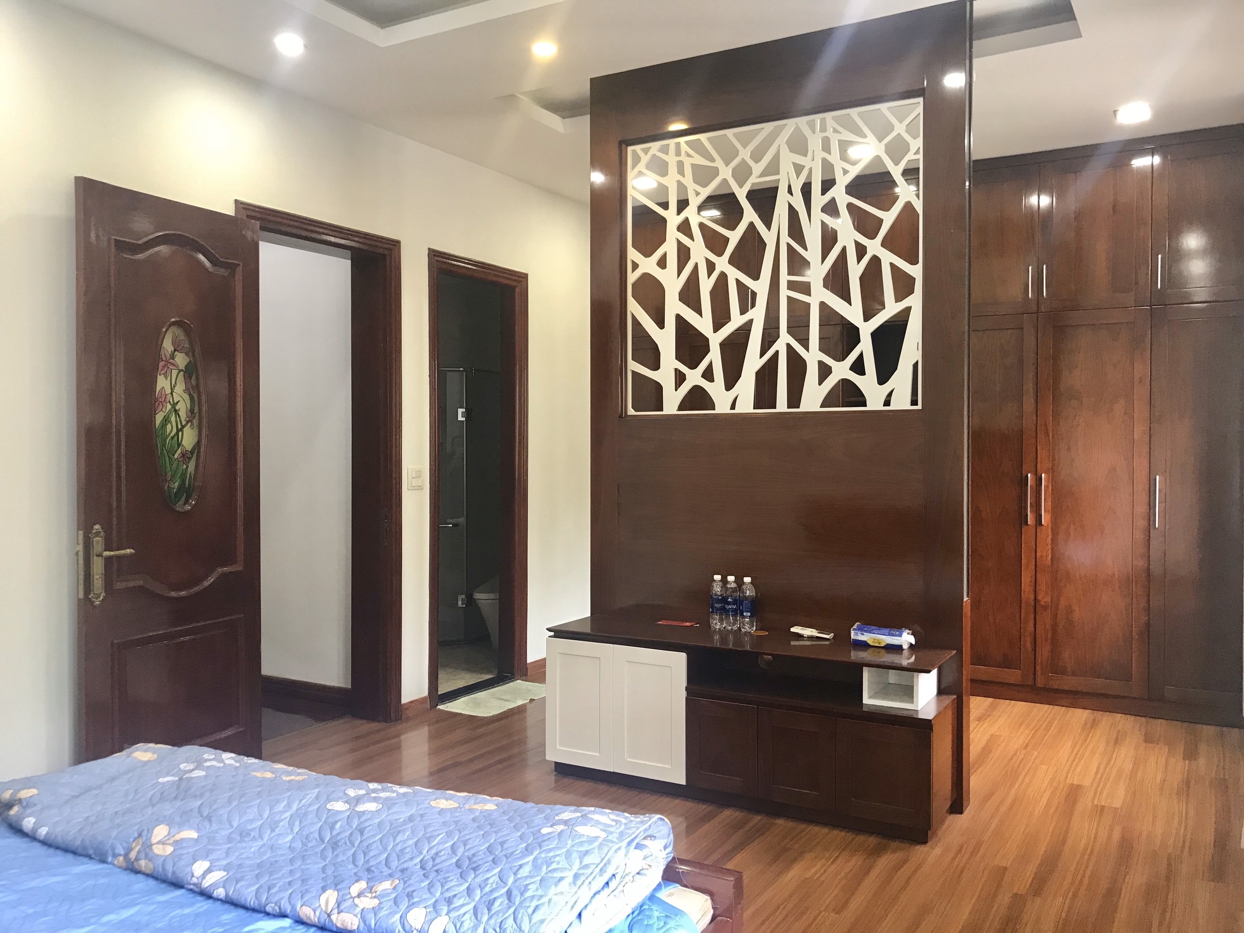 HOA PHUONG VINHOMES RIVERSIDE VILLAS FOR SALE WITH 4BR 6