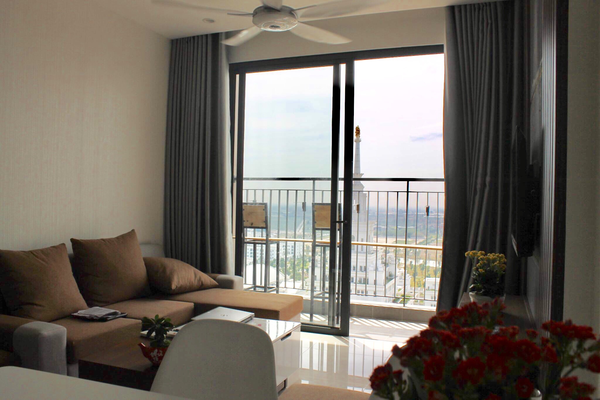 BRAND-NEW 2 BEDS APARTMENT TO RENT IN VINHOMES OCEAN PARK S2.18 AMAZING VIEW TO VIN UNIVERSITY