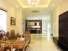 5 bedrooms villa in Hoa Lan street, Vinhomes Riverside for lease at 1700 USD