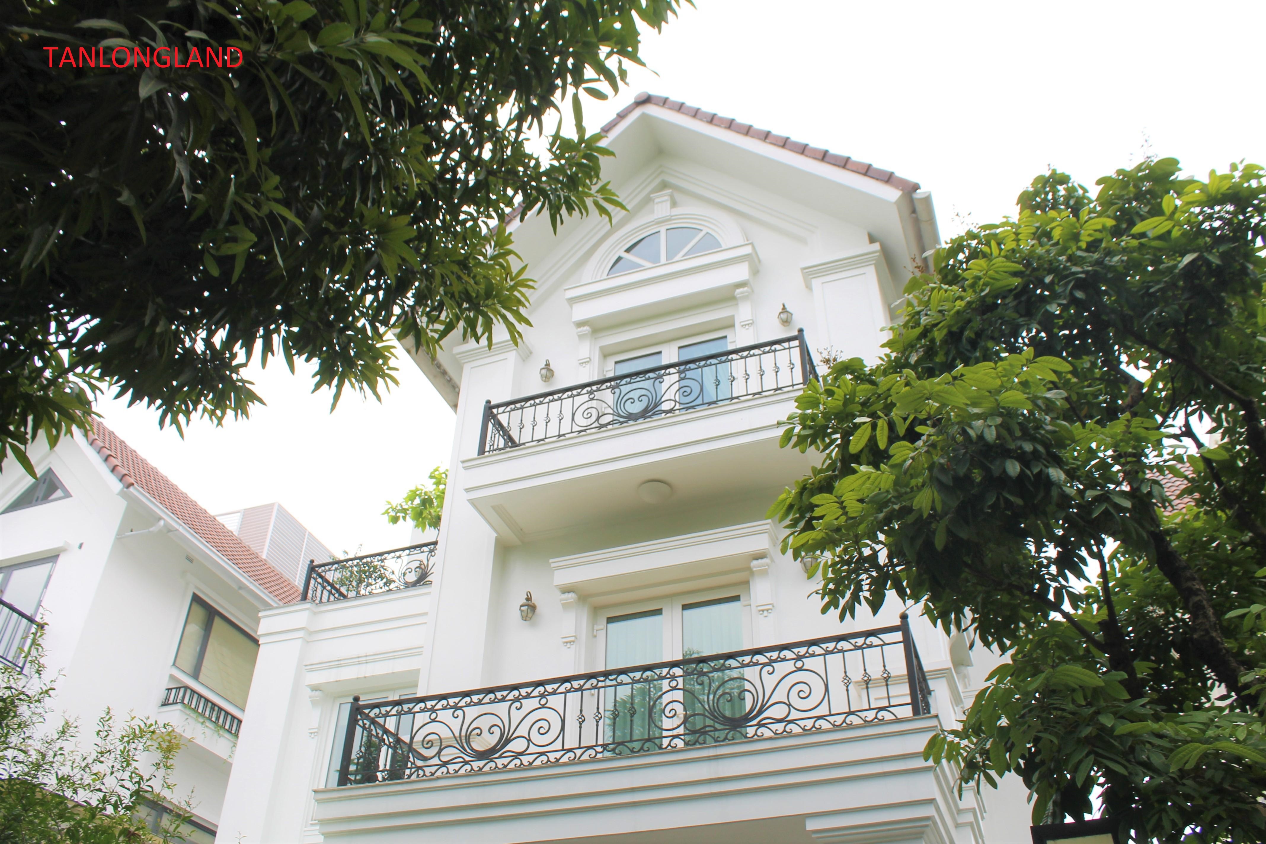 Bright villas for rent in Vinhomes Riverside - Long Bien - Ha Noi