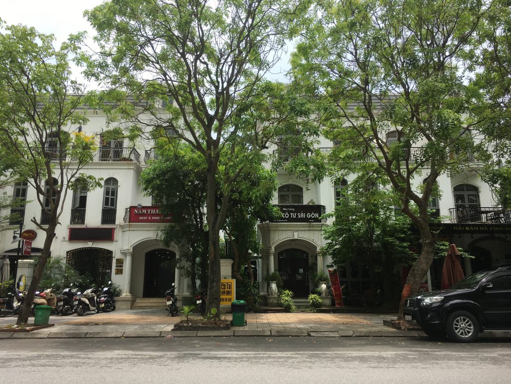 Cheap shophouse for rent in Vinhomes Riverside The Harmony
