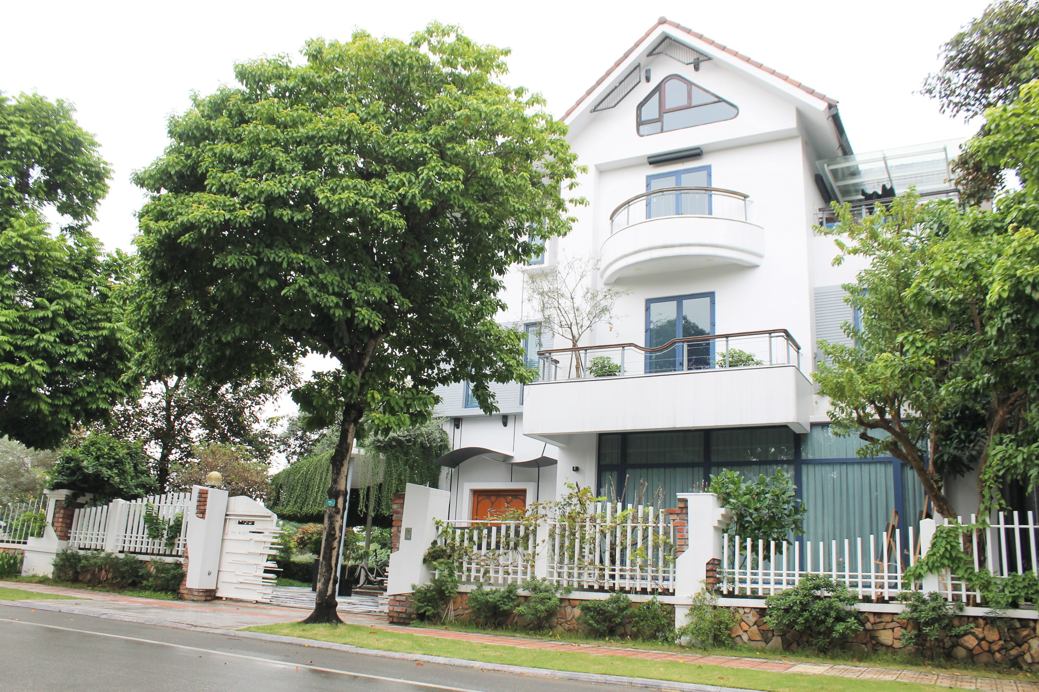 Raw house for sale in HL9, Vinhomes Riverside Hoa Lan