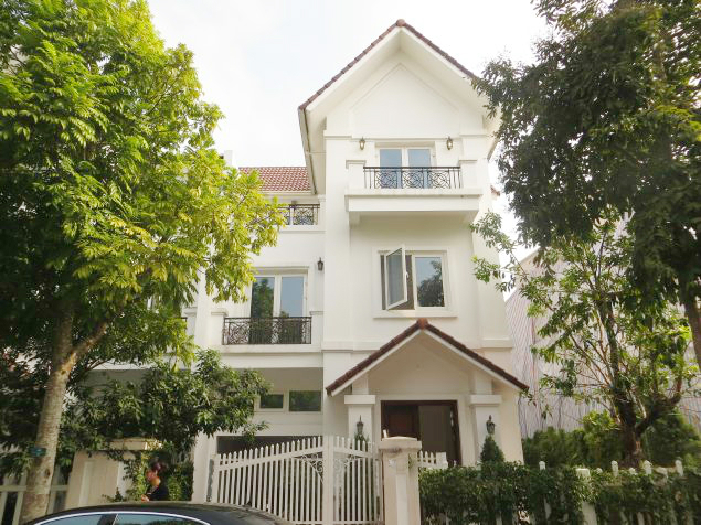 Villa for rent in Vinhomes Riverside, Bang Lang area, 4 bedrooms, Long Bien district
