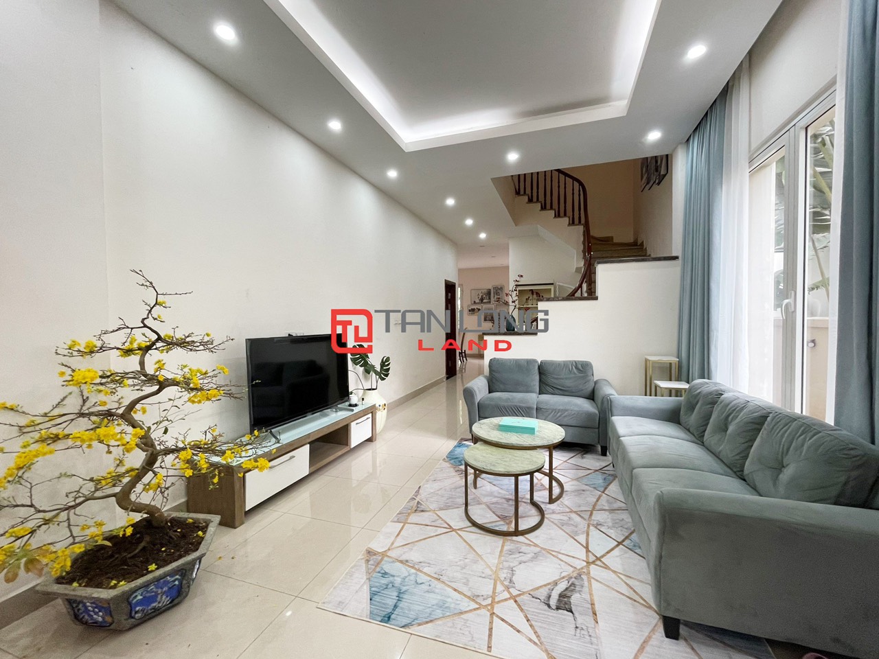 5 Bedrooms Duplex Villa for Rent with Reasonable Price in Vinhomes Riverside Long Bien