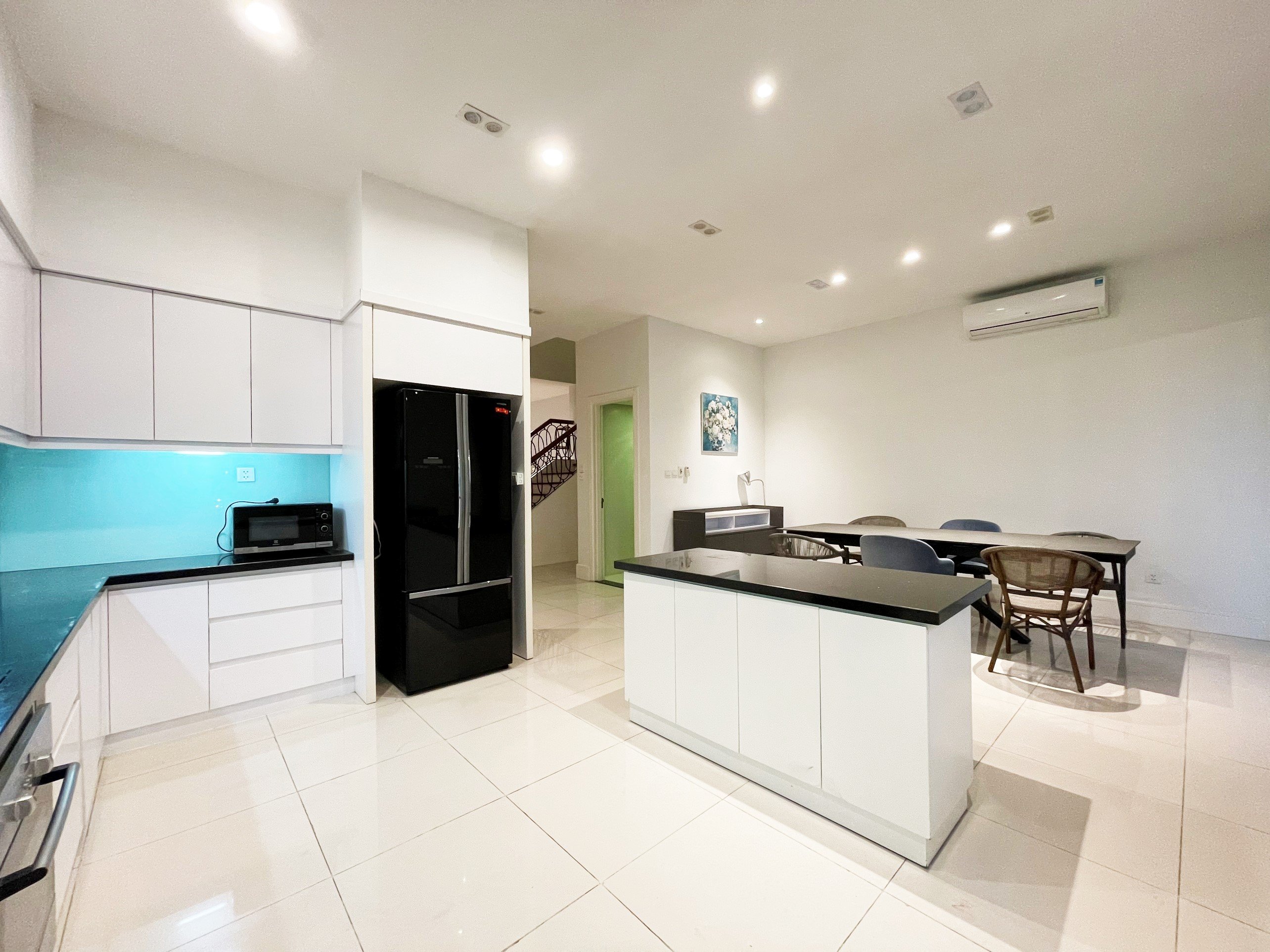 Reasonable Villa in Hoa Sua block, Vinhomes Riverside is Available for Rent now 6