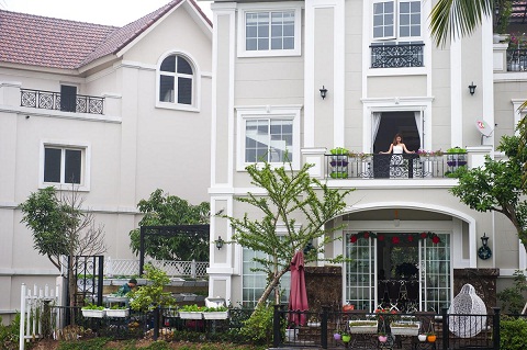 Villa surrounded by greeneries in Vinhomes Riverside