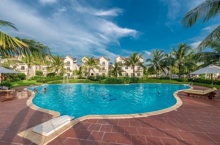 Outdoor swimming pool in Vinhomes Riverside