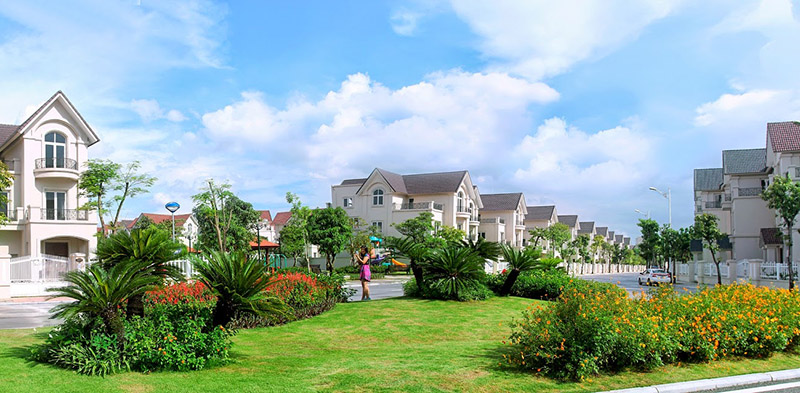 Resort-style villas for rent in Vinhomes Riverside