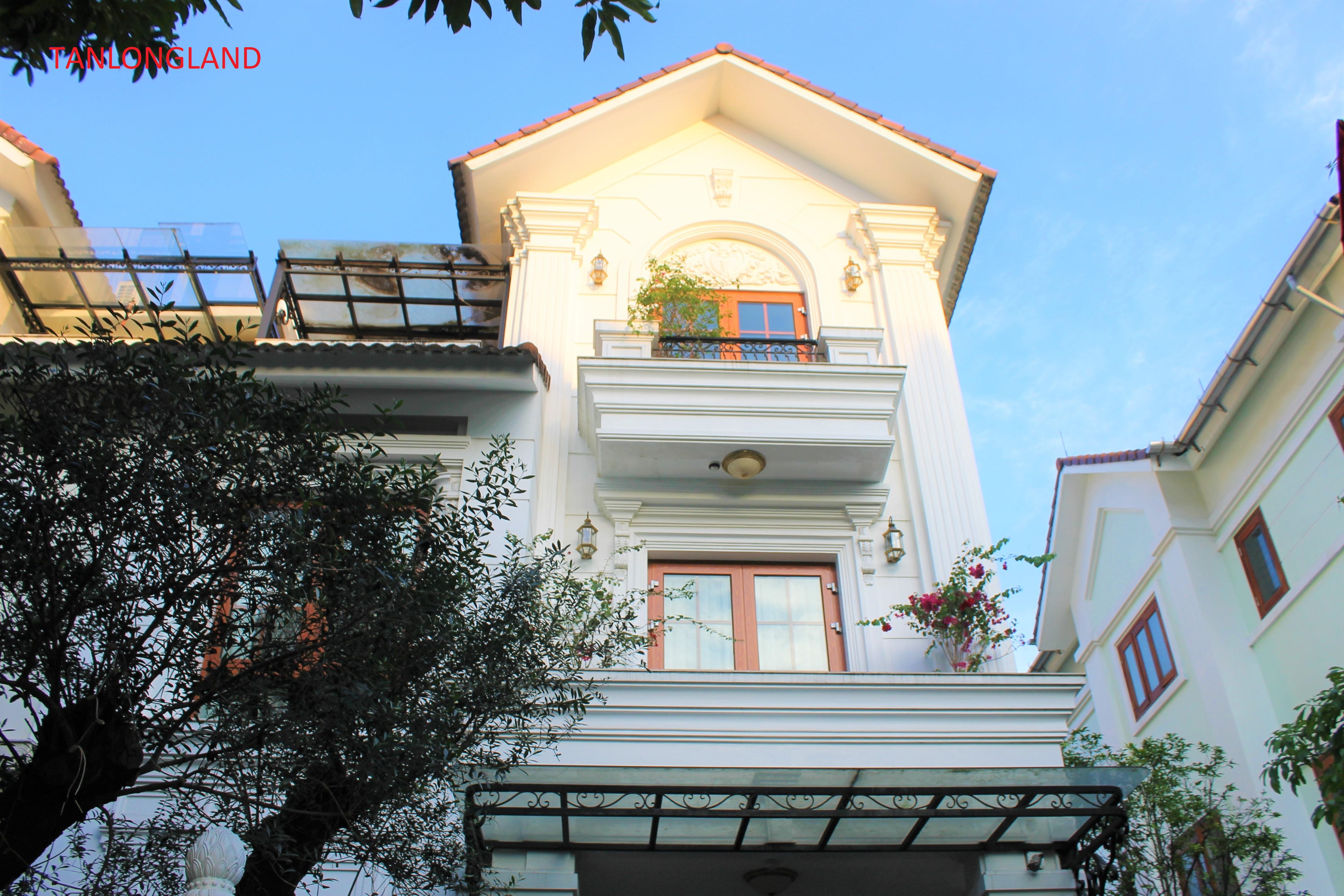 3 bedroom - 252sqm villas for rent in Vinhomes Riverside, Long Bien 1