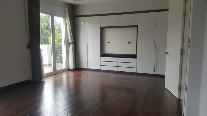3 Beds | 4 Baths Hoa Lan #8 villa for lease 12