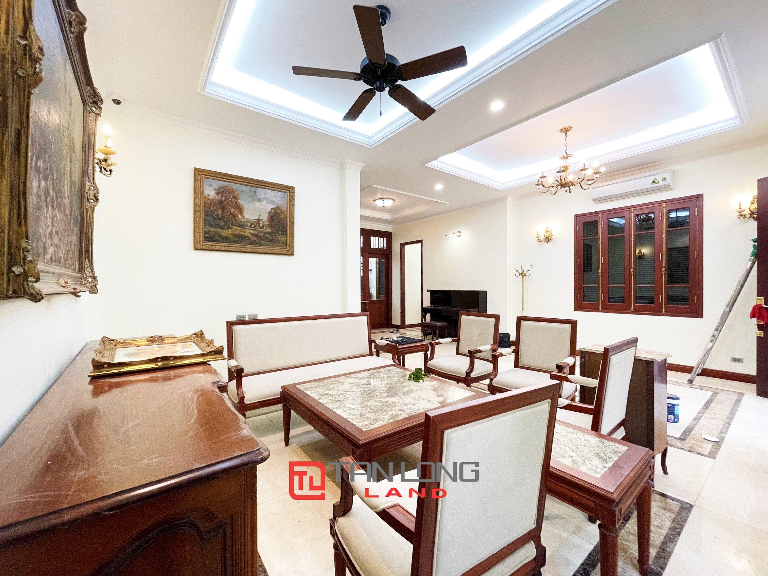 4 Bedroom Duplex Villa for rent with River view in Vinhomes Riverside 2