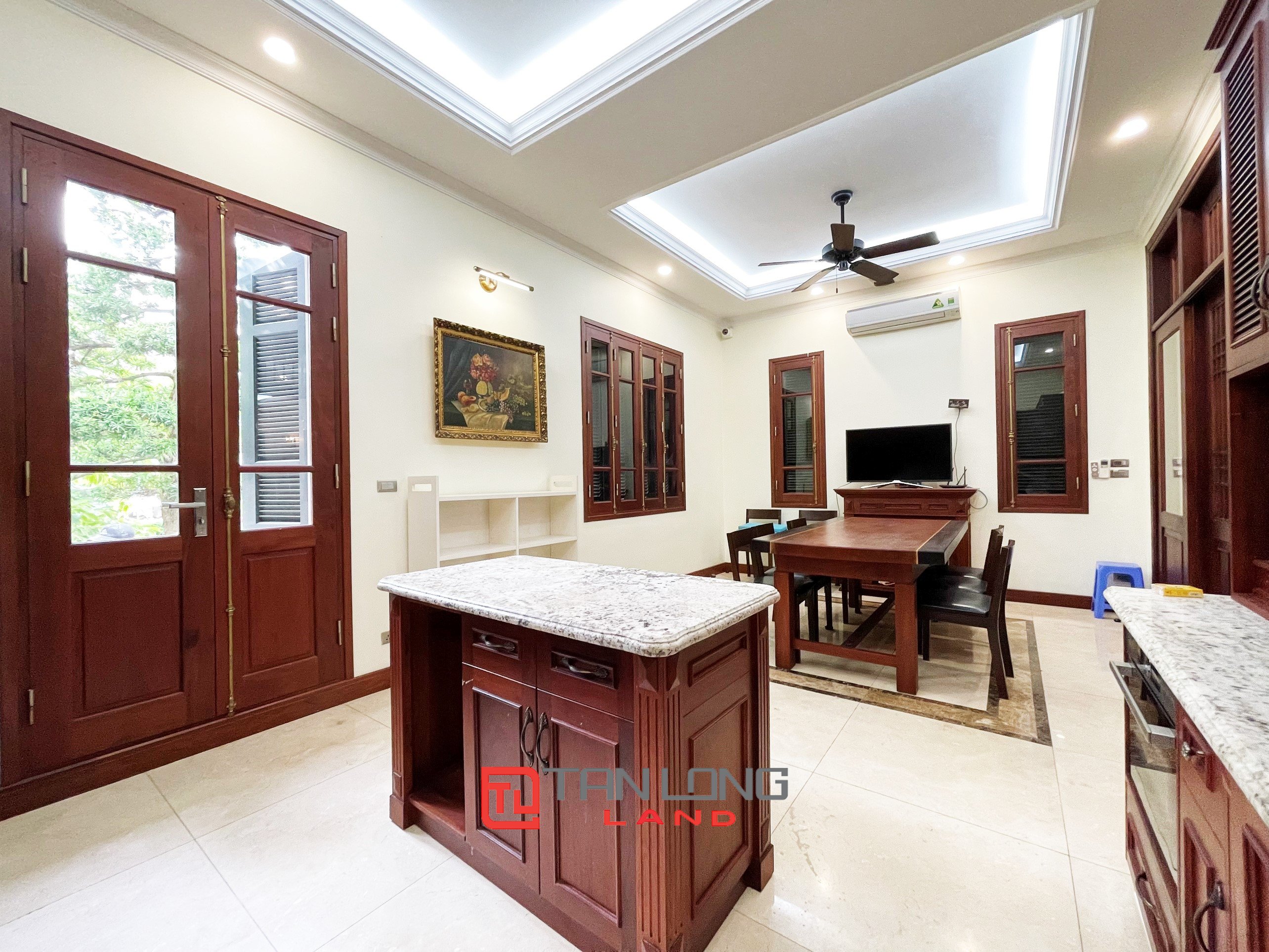 4 Bedroom Duplex Villa for rent with River view in Vinhomes Riverside 5