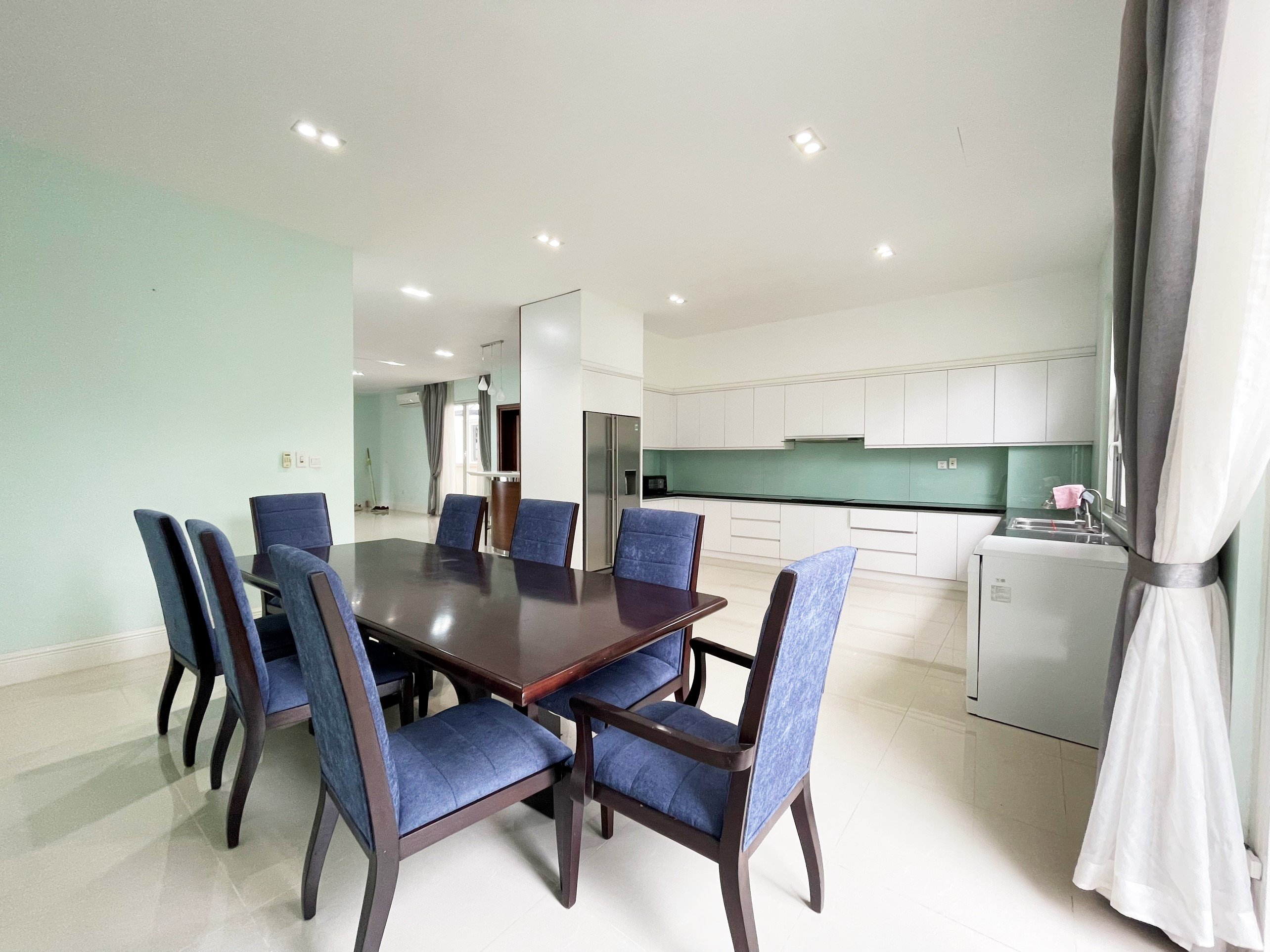 4 bedroom villa for rent in Hoa Sua block, Vinhomes Riverside, Long Bien district 6