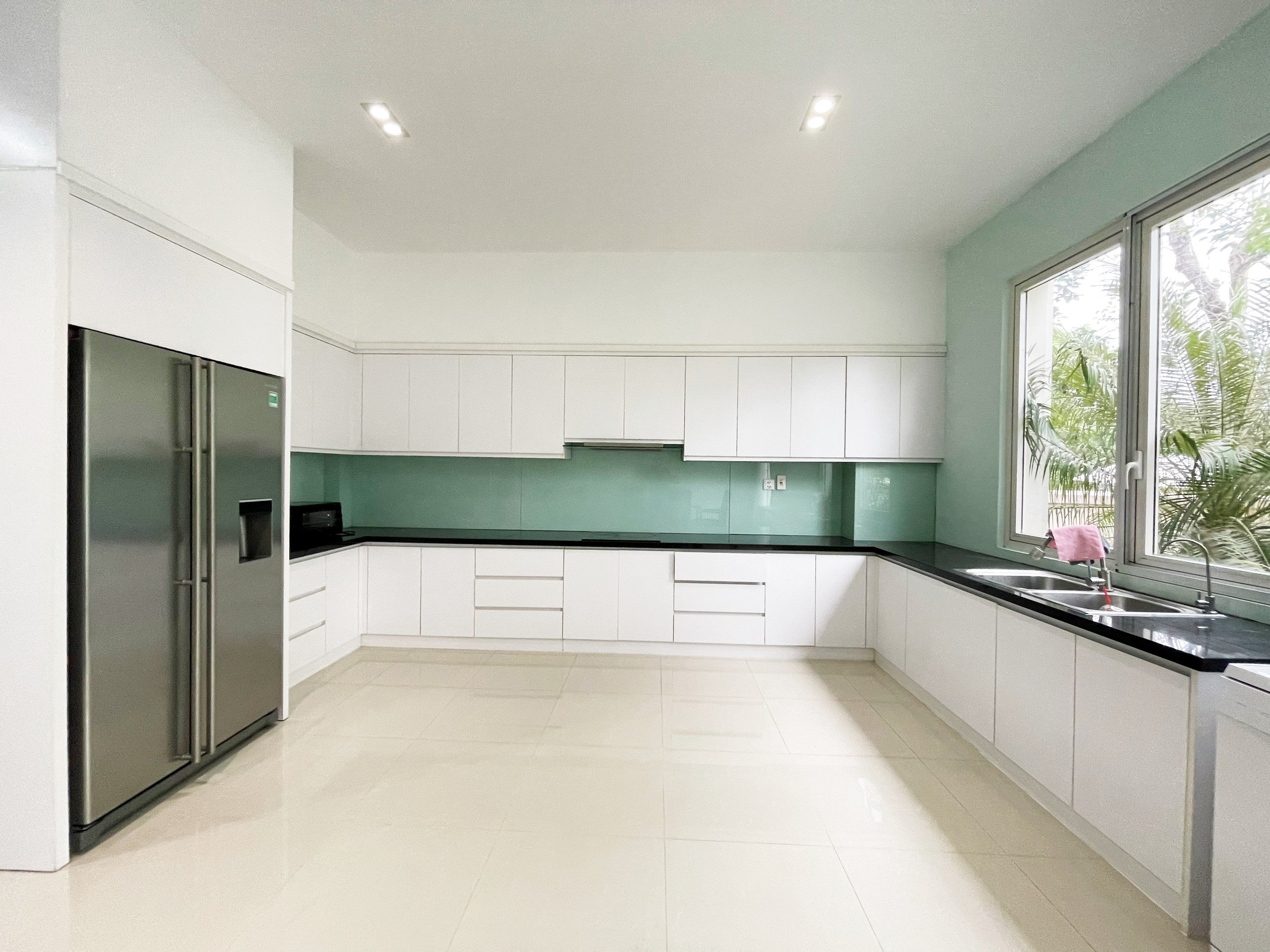 4 bedroom villa for rent in Hoa Sua block, Vinhomes Riverside, Long Bien district 8