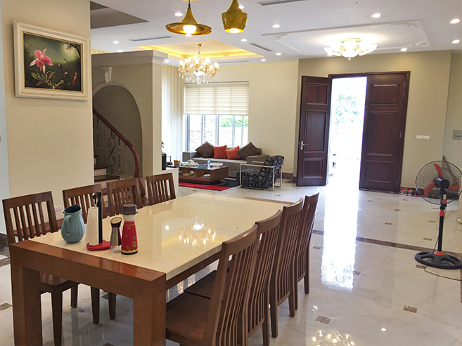 4 bedroom villa for rent on Hoa Phuong, Vinhomes Riverside 4