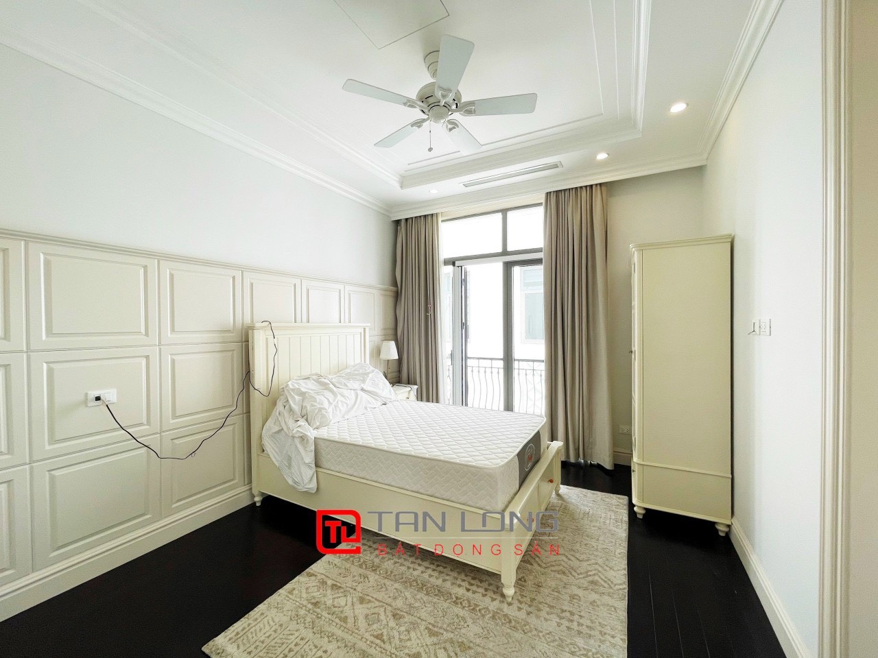 4 Bedrooms Duplex Villa for rent with Direct view of Air-conditioned Lake at Vinhomes The Harmony 10
