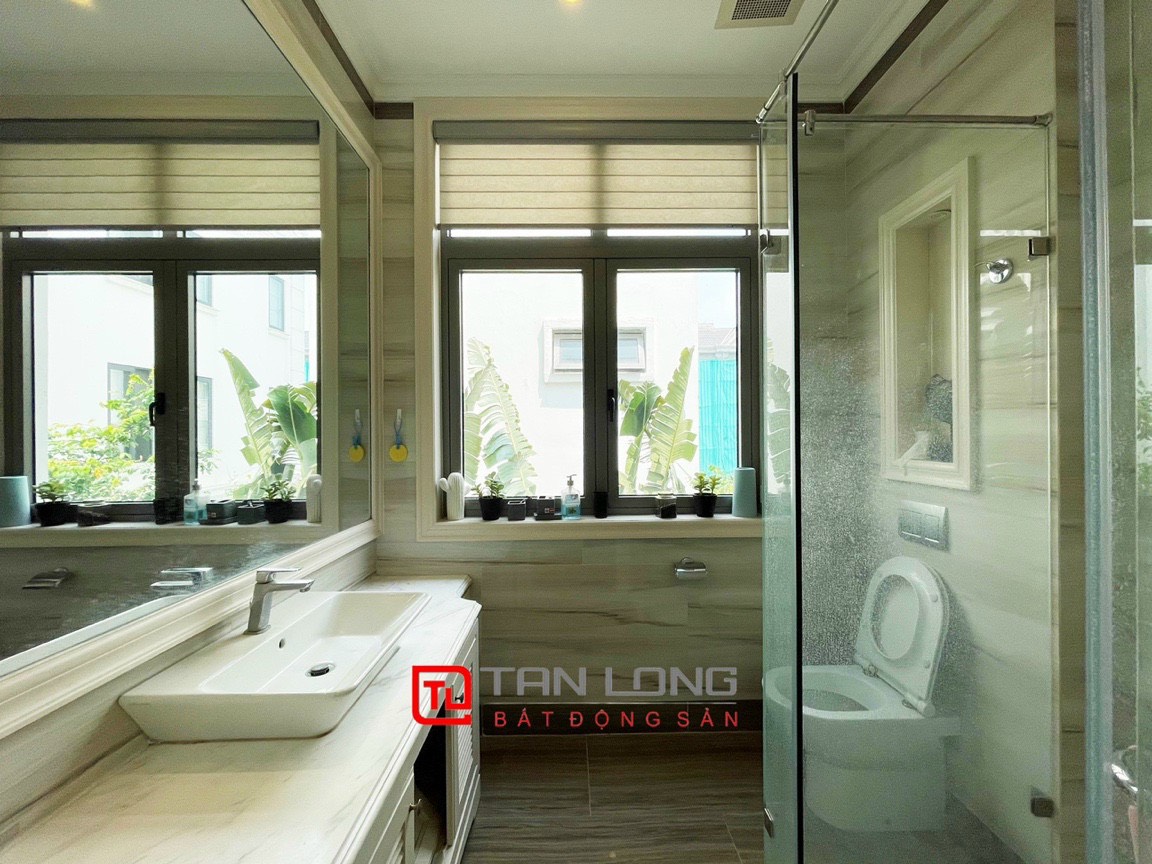 4 Bedrooms Duplex Villa for rent with Direct view of Air-conditioned Lake at Vinhomes The Harmony 11
