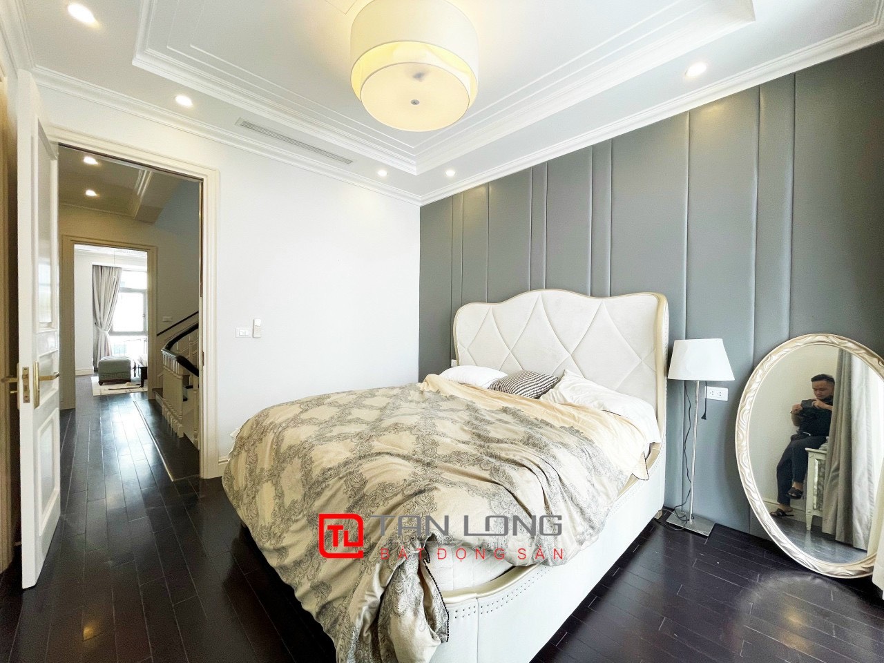 4 Bedrooms Duplex Villa for rent with Direct view of Air-conditioned Lake at Vinhomes The Harmony 12