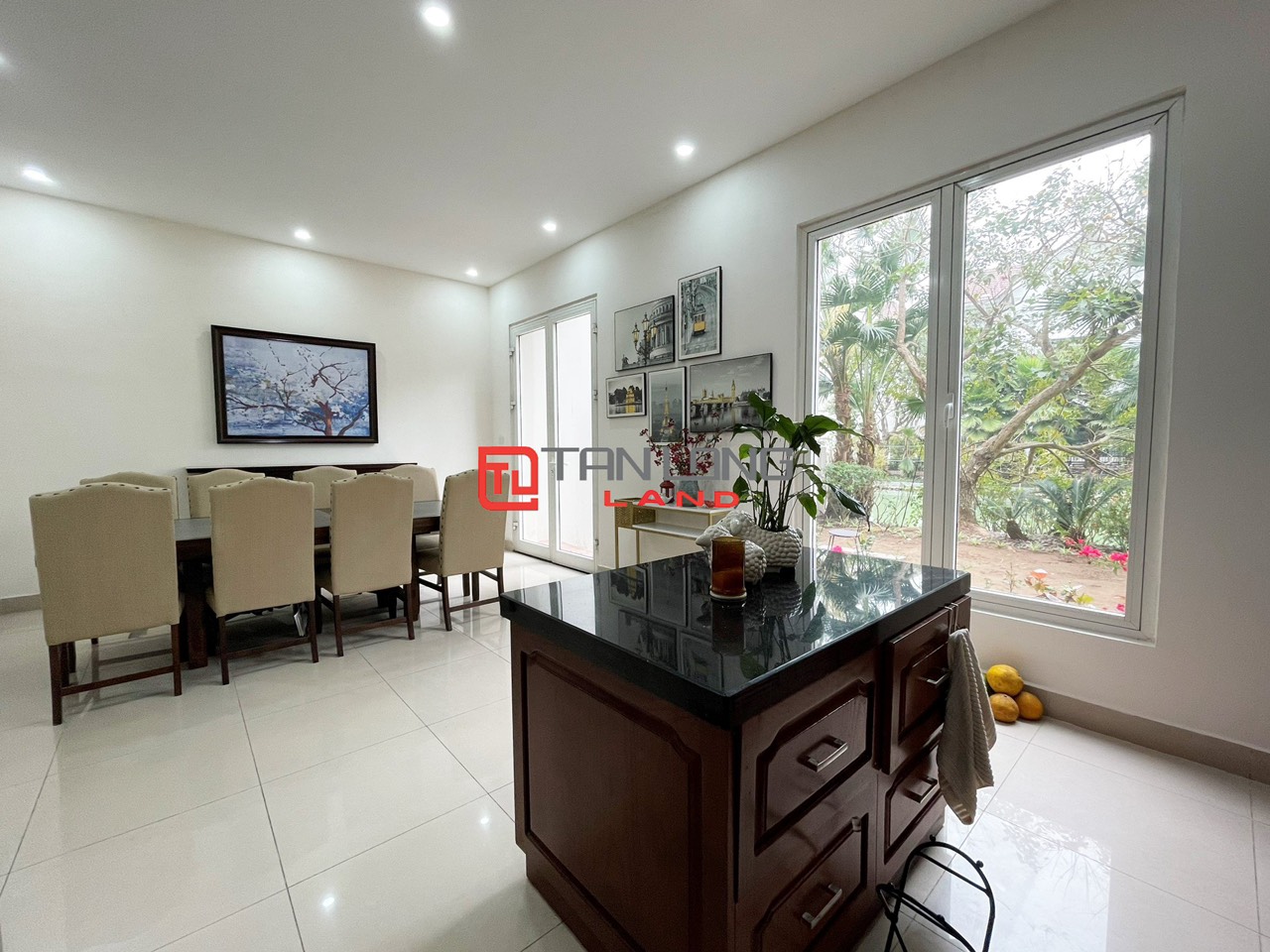5 Bedrooms Duplex Villa for Rent with Reasonable Price in Vinhomes Riverside Long Bien 3