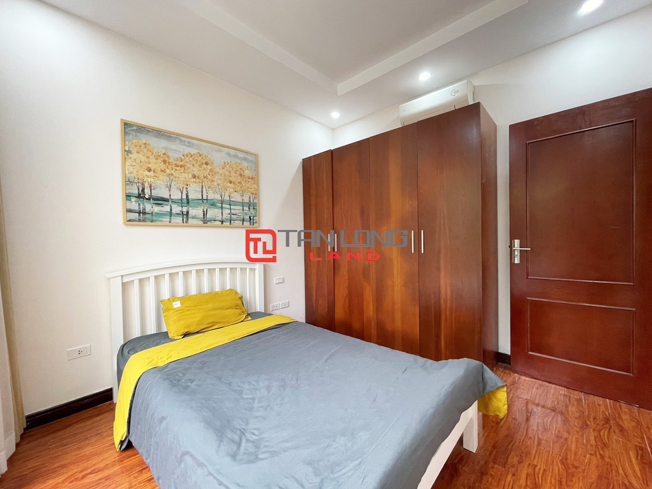 5 Bedrooms Duplex Villa for Rent with Reasonable Price in Vinhomes Riverside Long Bien 9