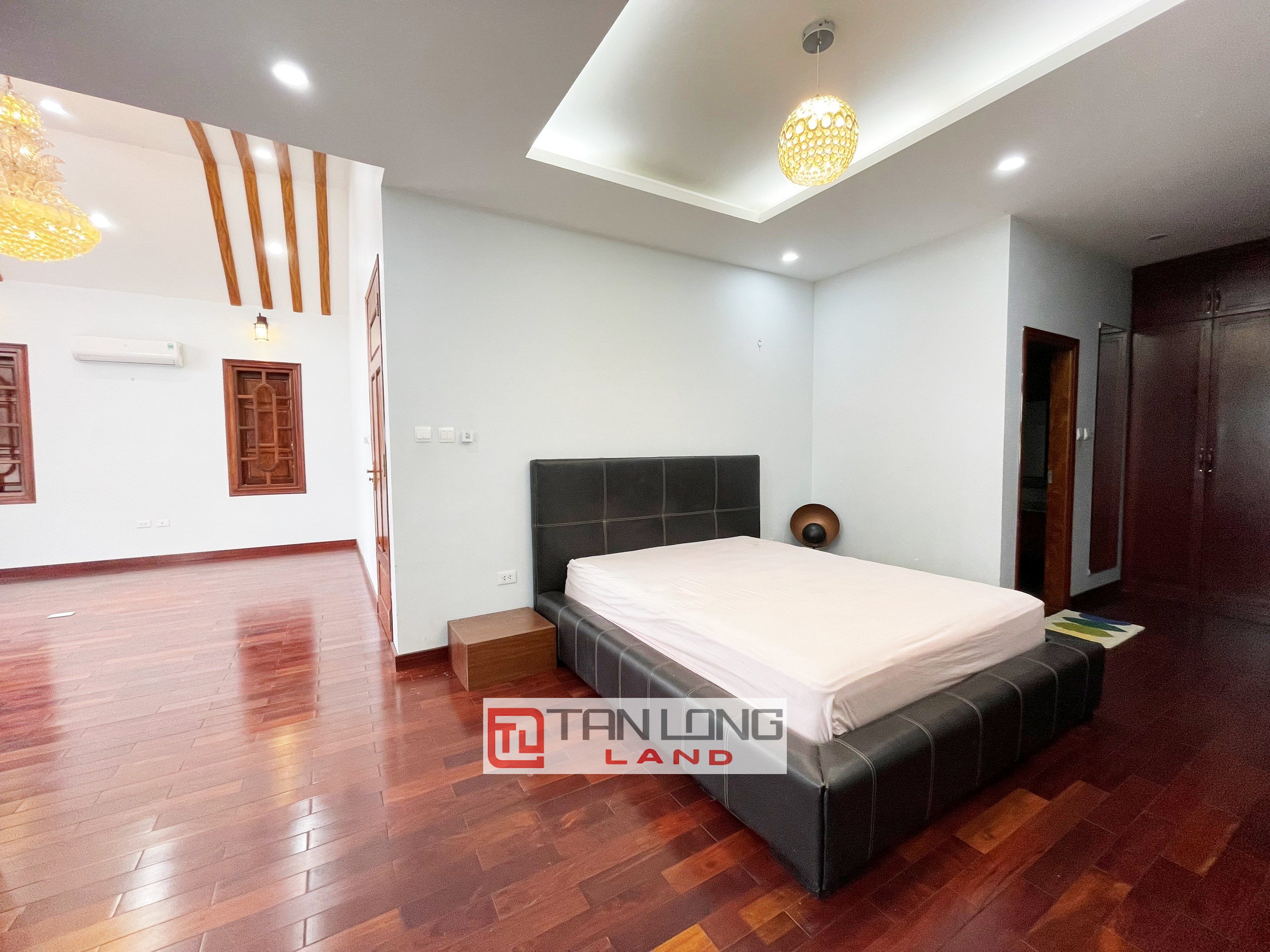 5 Bedrooms with Reasonable Price Villa for rent in Vinhomes Riverside 16