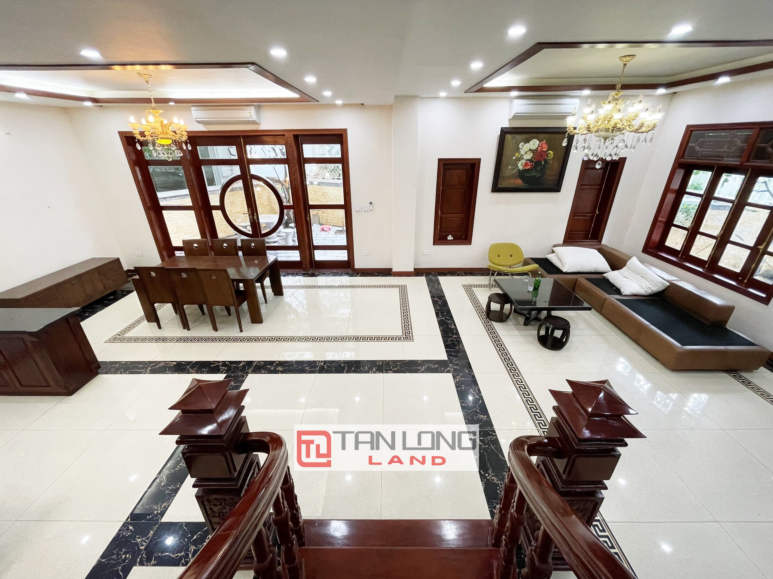 5 Bedrooms with Reasonable Price Villa for rent in Vinhomes Riverside 17