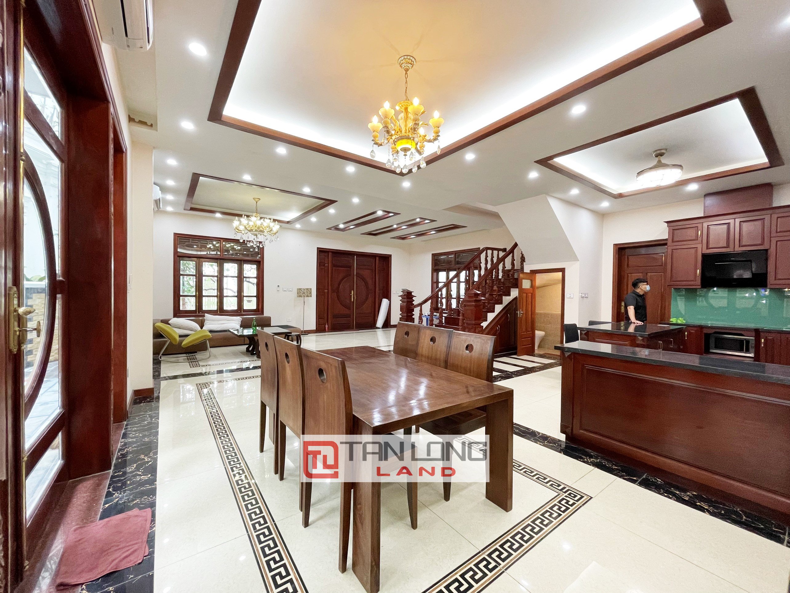 5 Bedrooms with Reasonable Price Villa for rent in Vinhomes Riverside 3