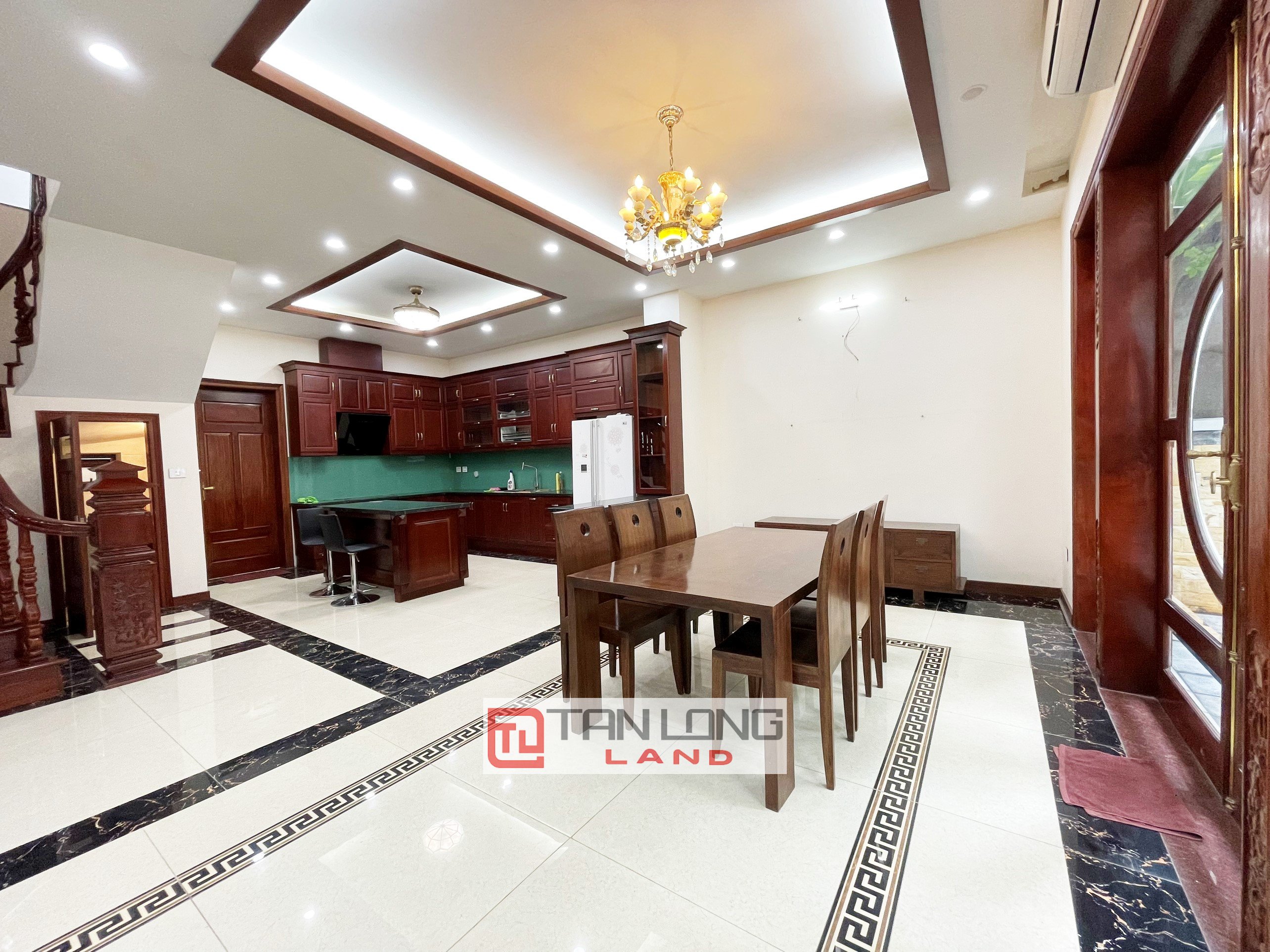 5 Bedrooms with Reasonable Price Villa for rent in Vinhomes Riverside 4