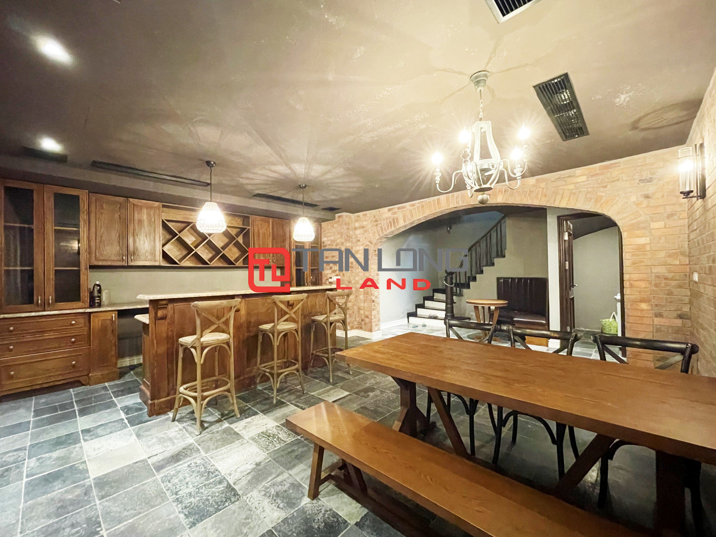 6 Bedrooms Single Villa for rent located on the widest main road in Vinhomes Riverside 6
