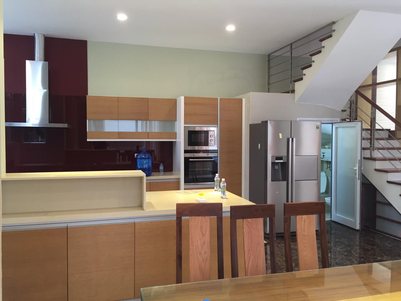 A brand new beautiful 4 bedroom villa with river view for rent in Vinhomes Riverside, Long Biên 3