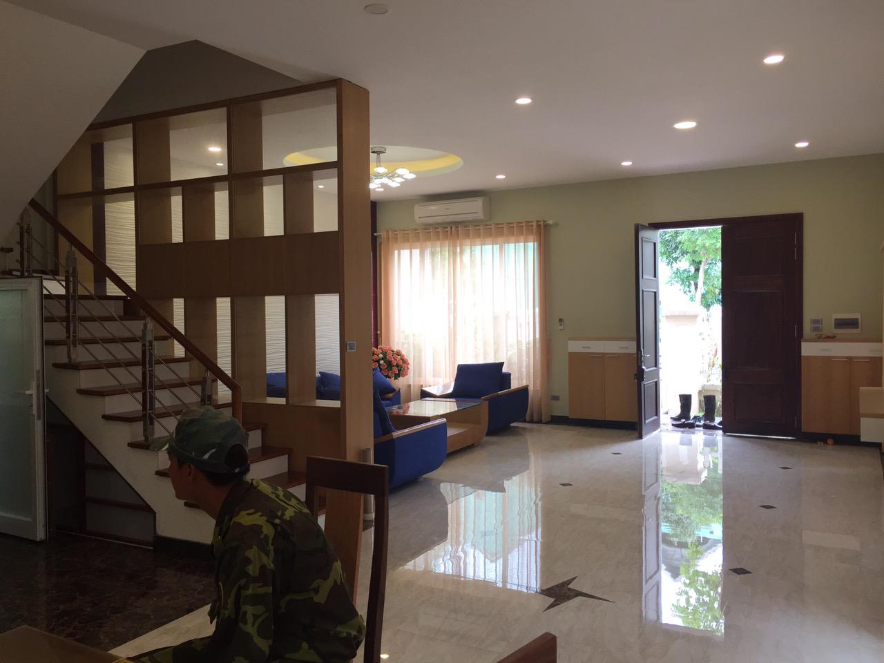 A brand new beautiful 4 bedroom villa with river view for rent in Vinhomes Riverside, Long Biên 4