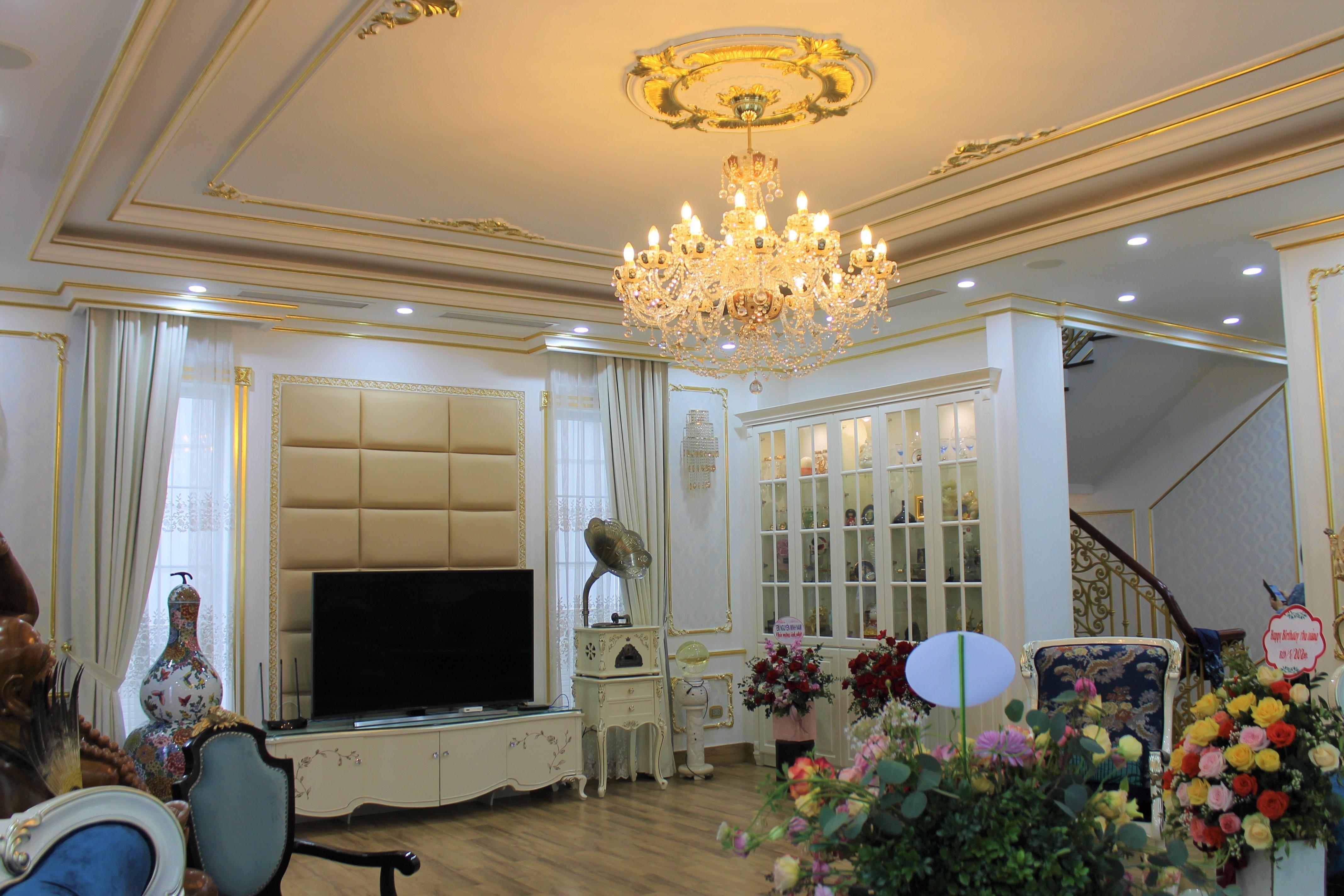 A Charming Detached Villa close to BIS for sale in Vinhomes Riverside 2