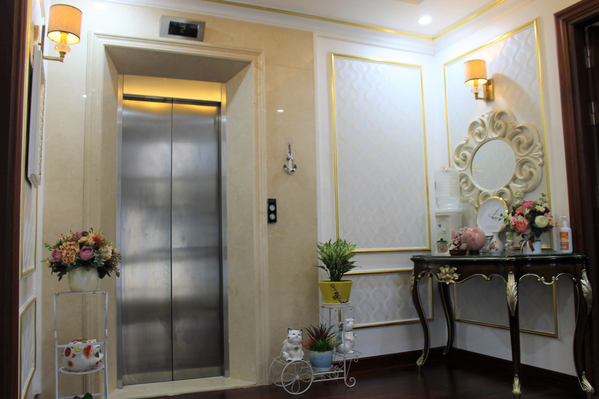 A Charming Detached Villa close to BIS for sale in Vinhomes Riverside 8