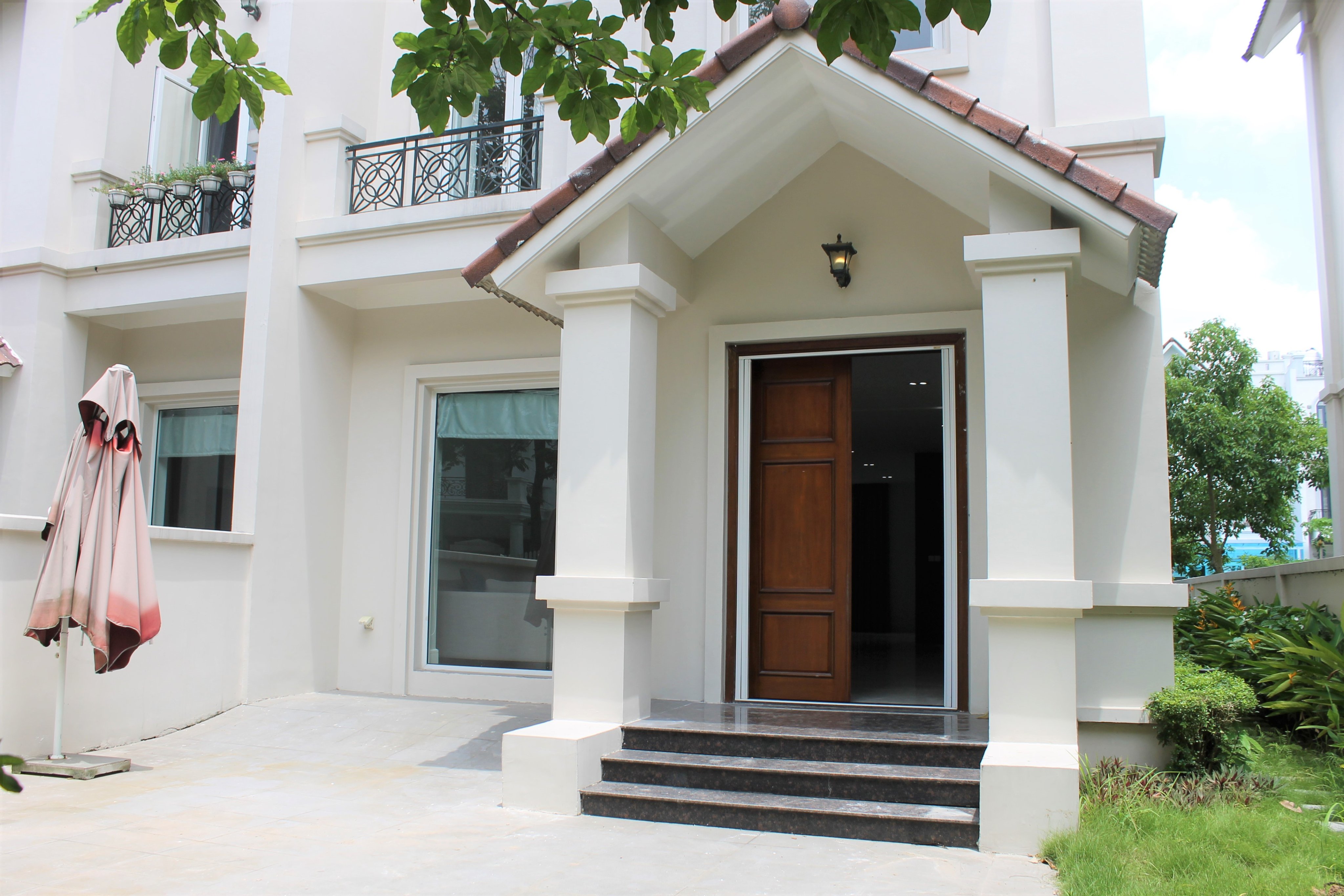 A duplex villa for rent with fully basic furnished - Golf Course and BIS nearby 2