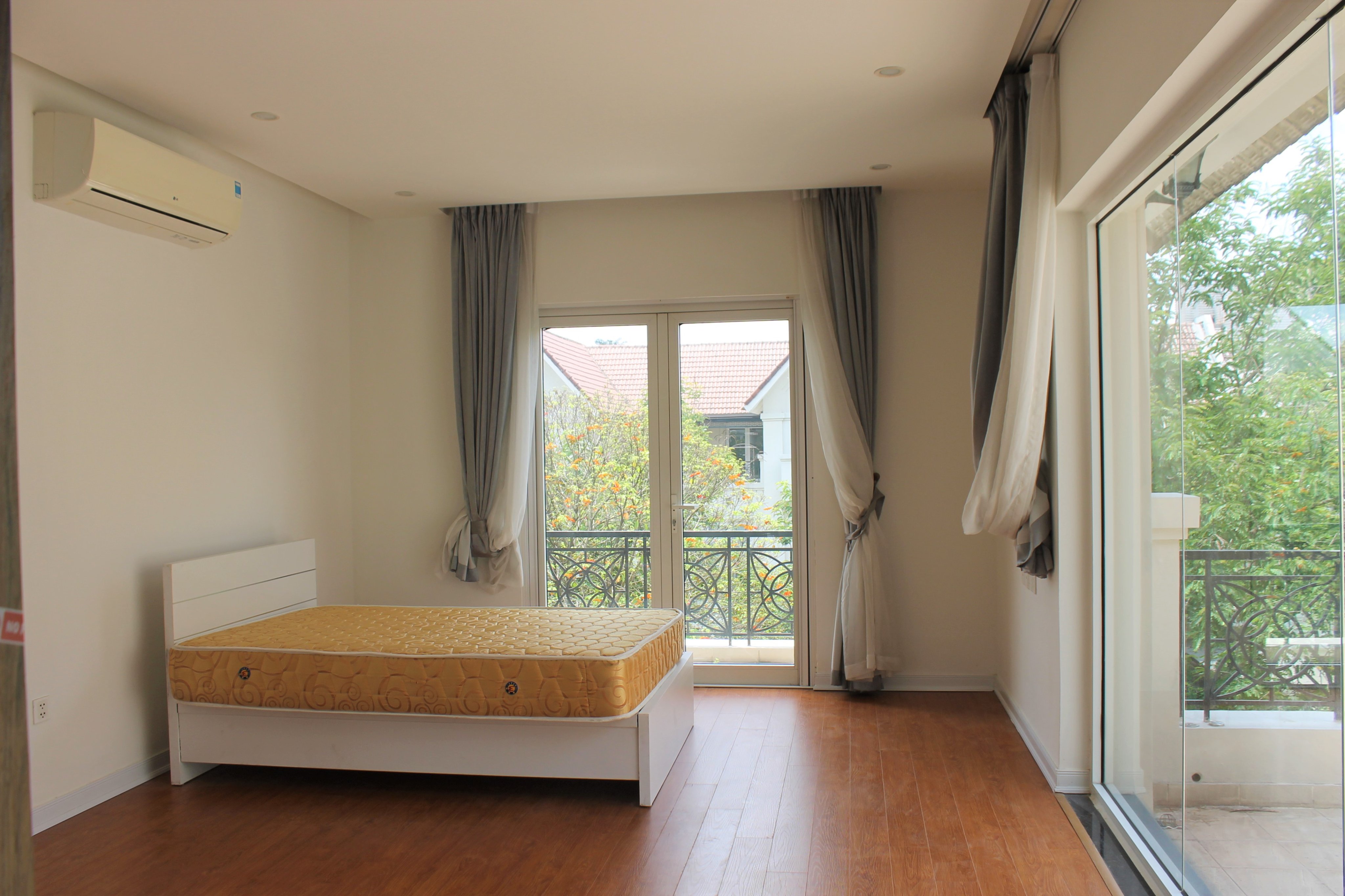 A duplex villa for rent with fully basic furnished - Golf Course and BIS nearby 7
