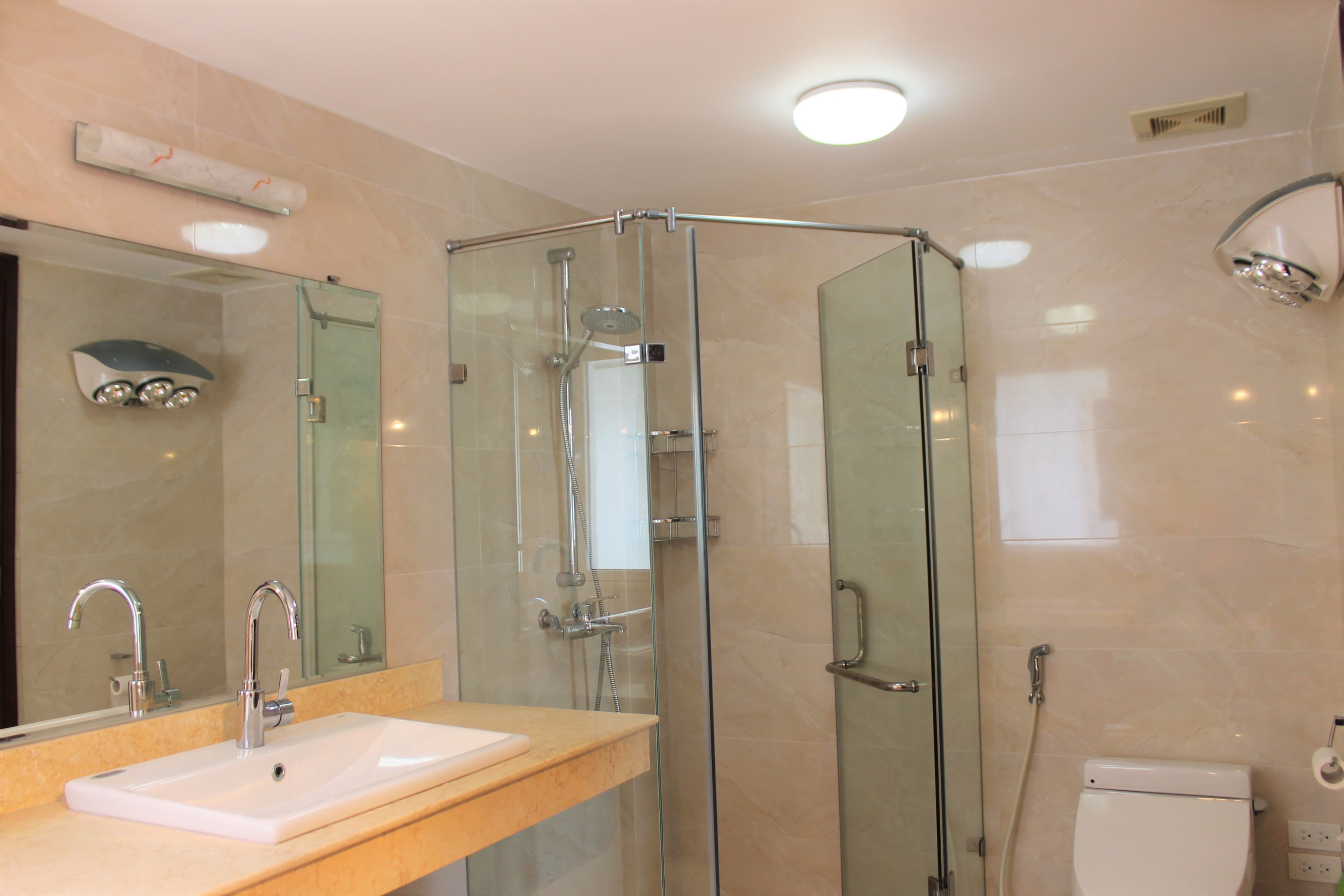 A Villa for rent in Vinhomes Riverside - Best price 11
