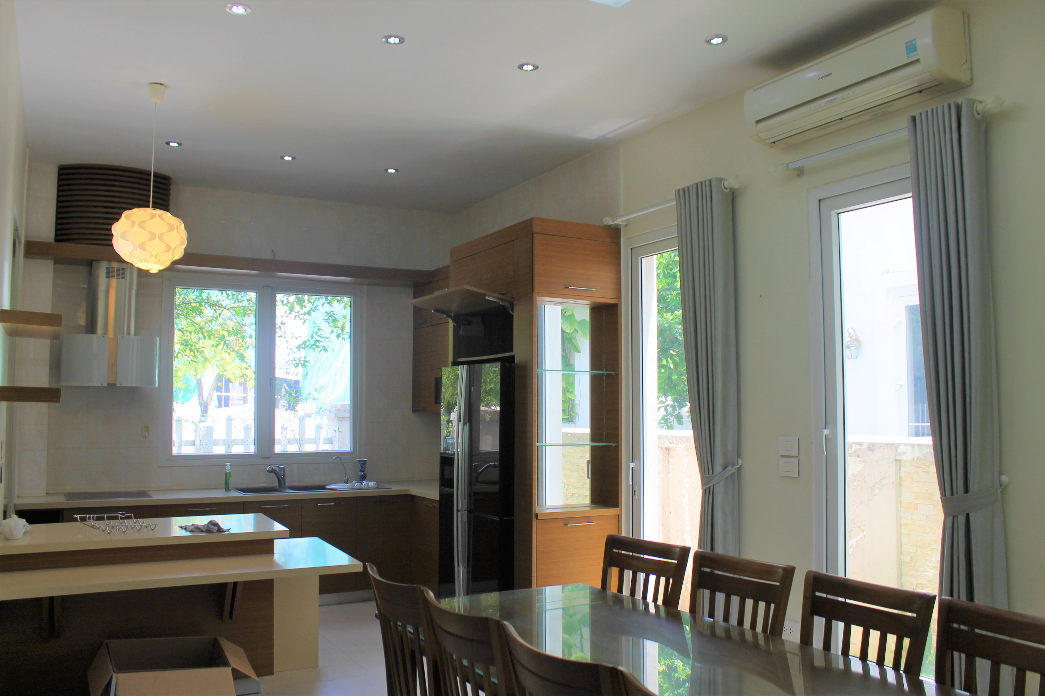 A Villa for rent in Vinhomes Riverside - Best price 4