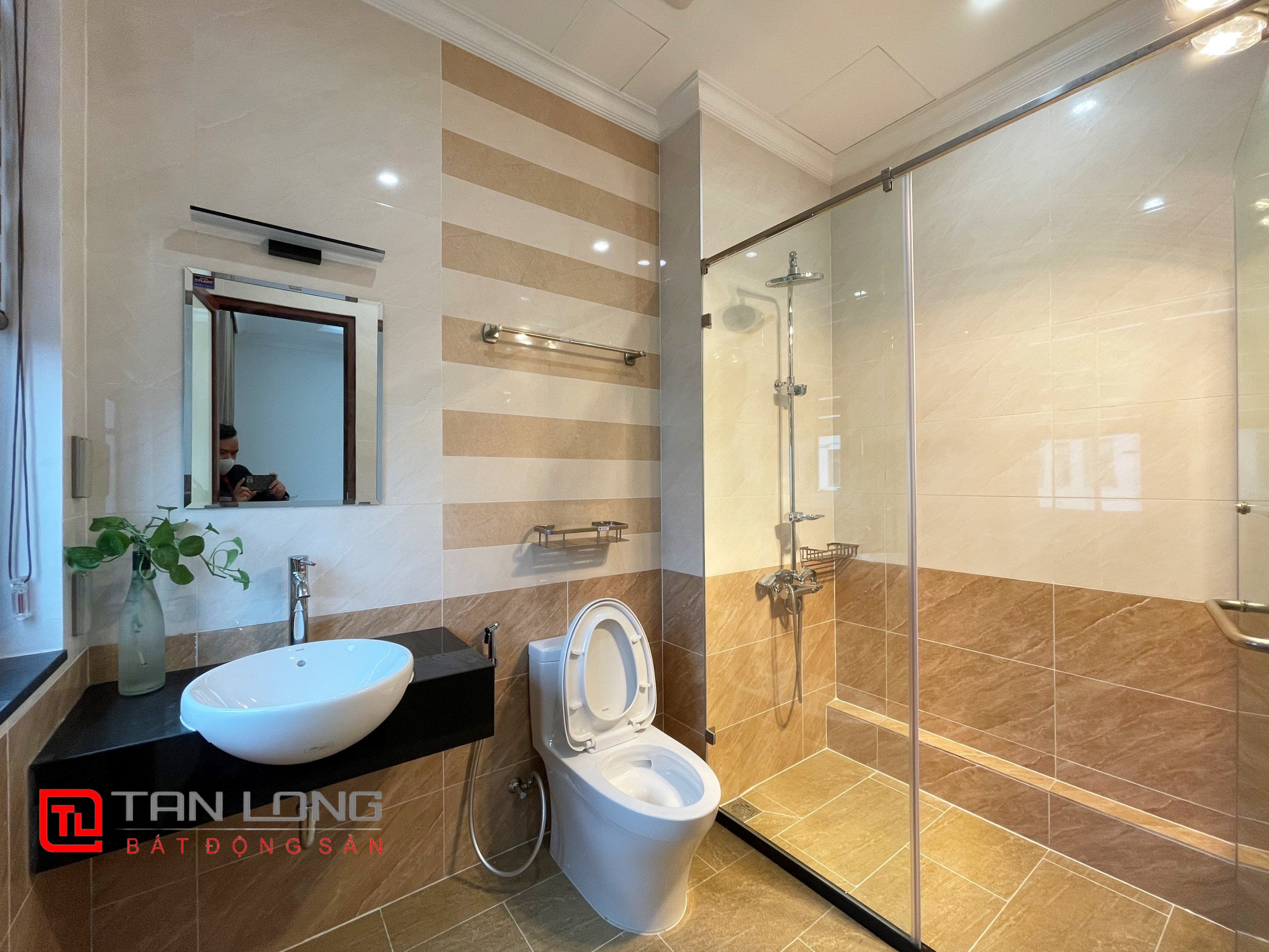 Adjacent Villa for rent with Elevator at Vinhomes The Harmony 11