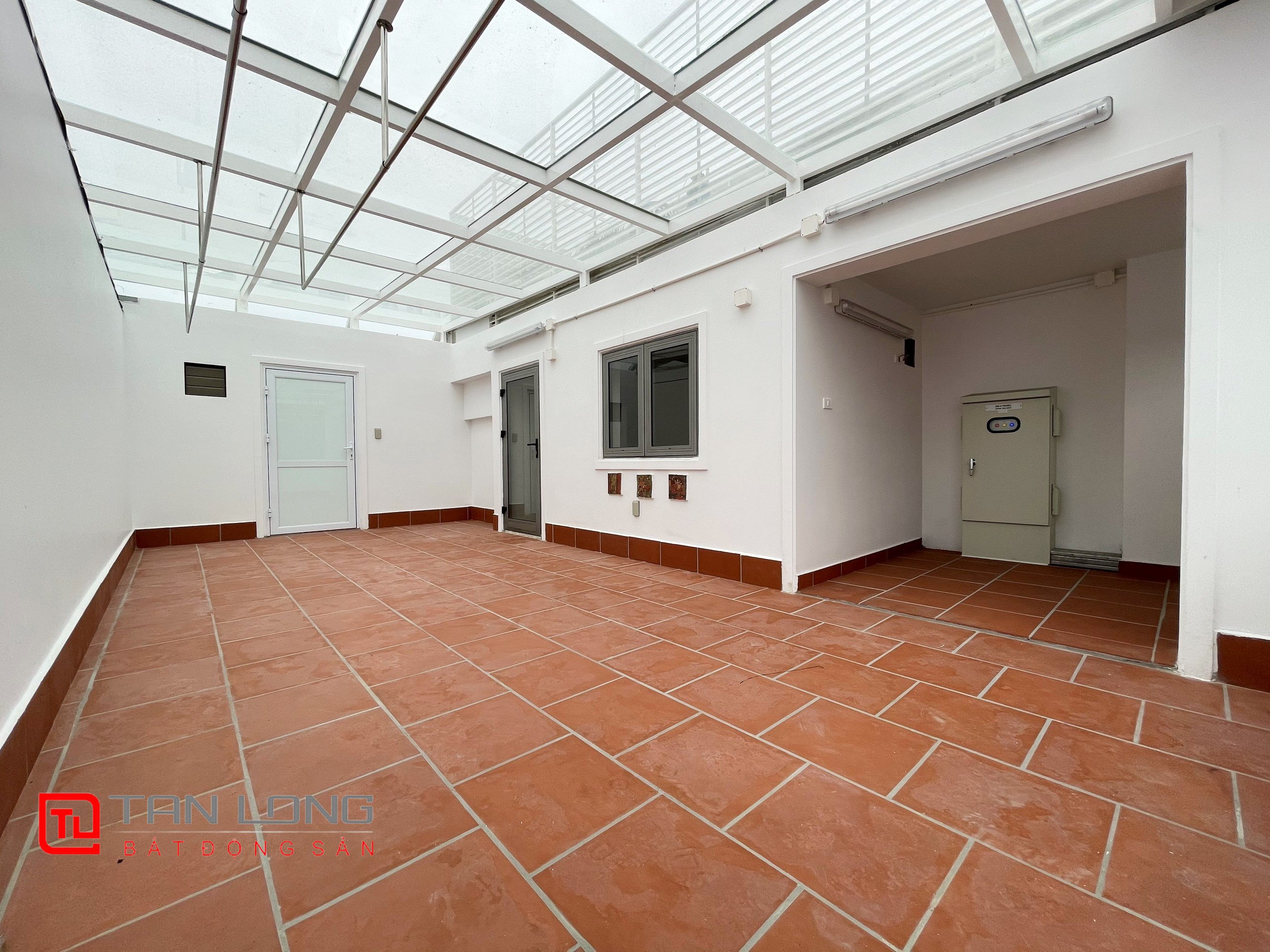 Adjacent Villa for rent with Elevator at Vinhomes The Harmony 16