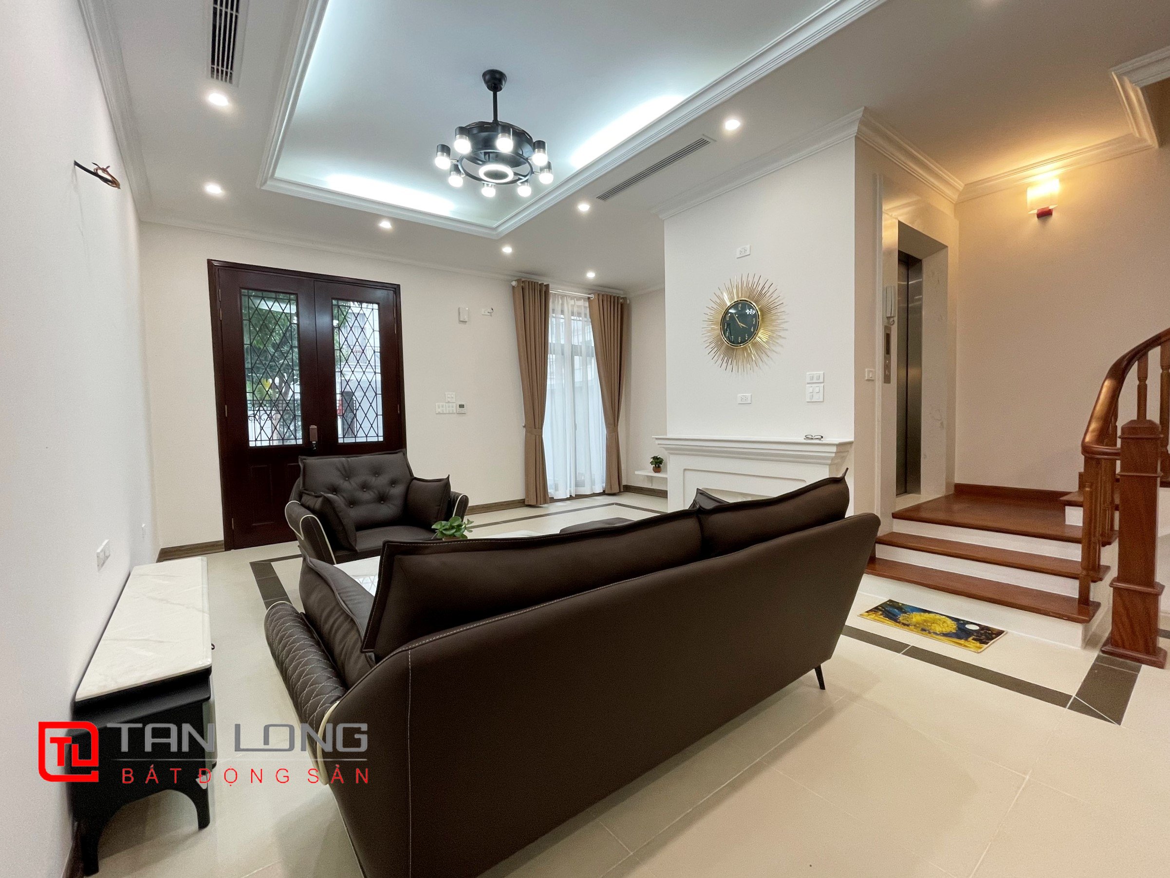 Adjacent Villa for rent with Elevator at Vinhomes The Harmony 2
