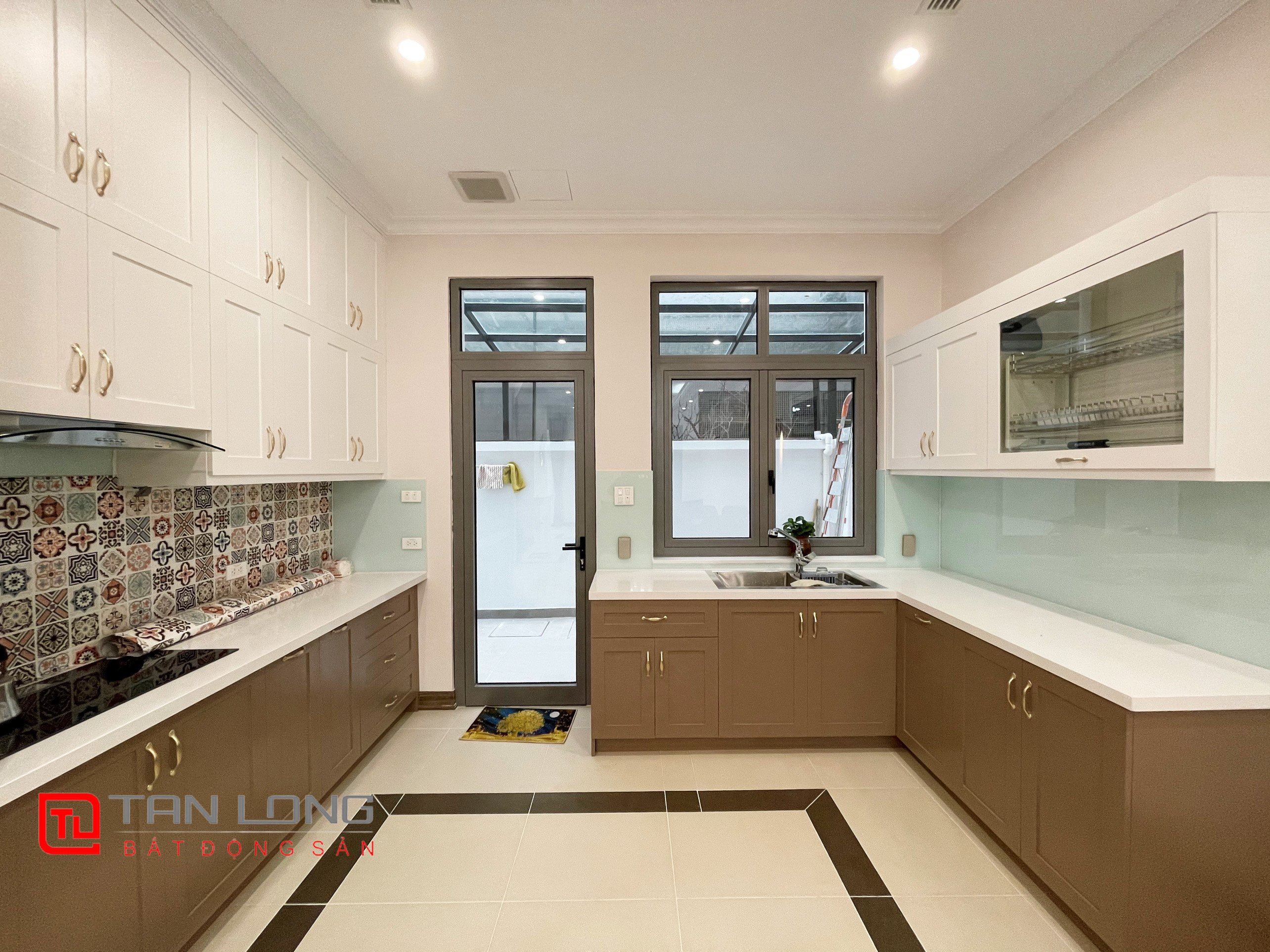 Adjacent Villa for rent with Elevator at Vinhomes The Harmony 4
