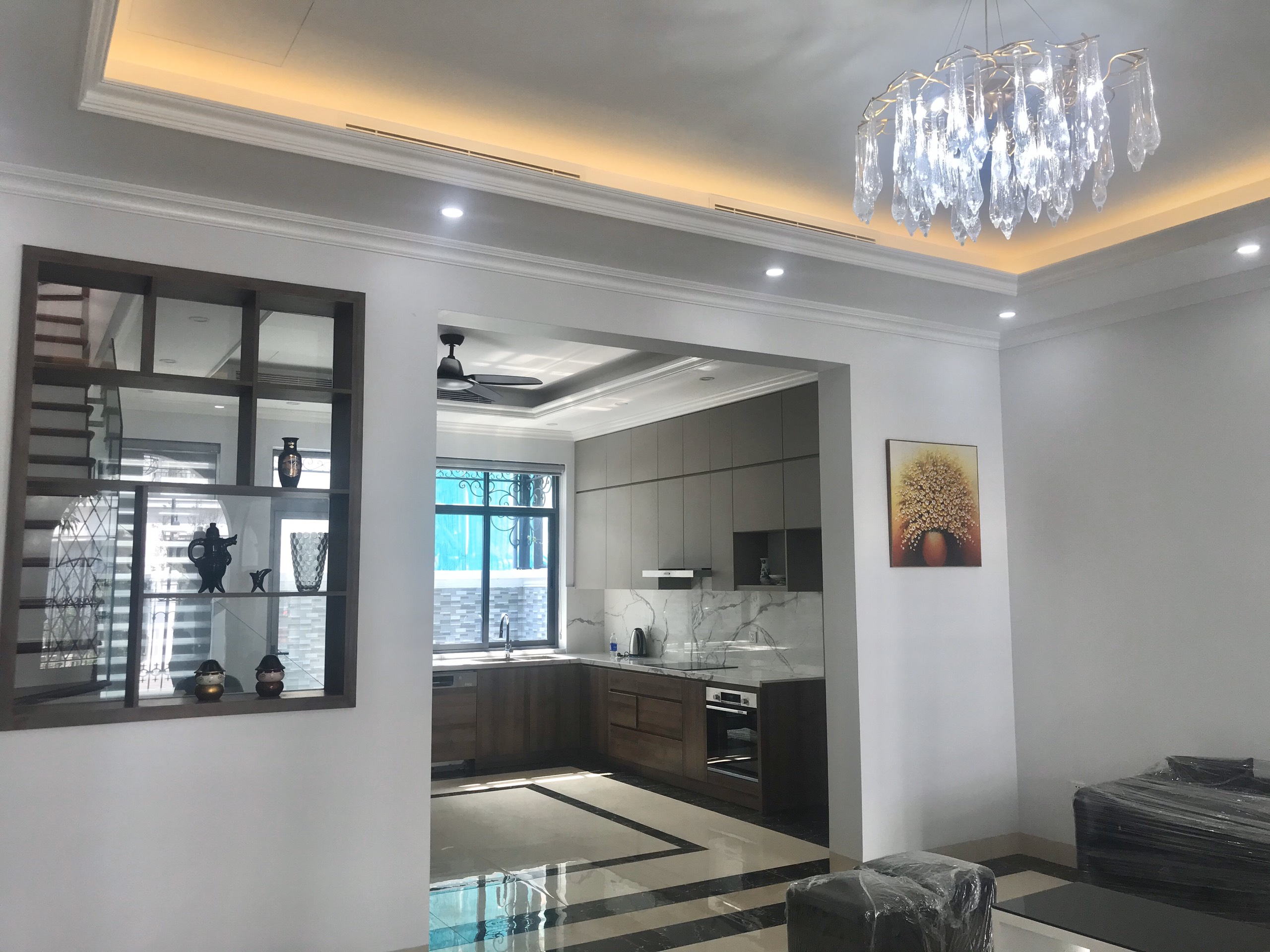 Adjacent villa lake view for rent in Nguyet Que, Vinhomes The Harmony 10