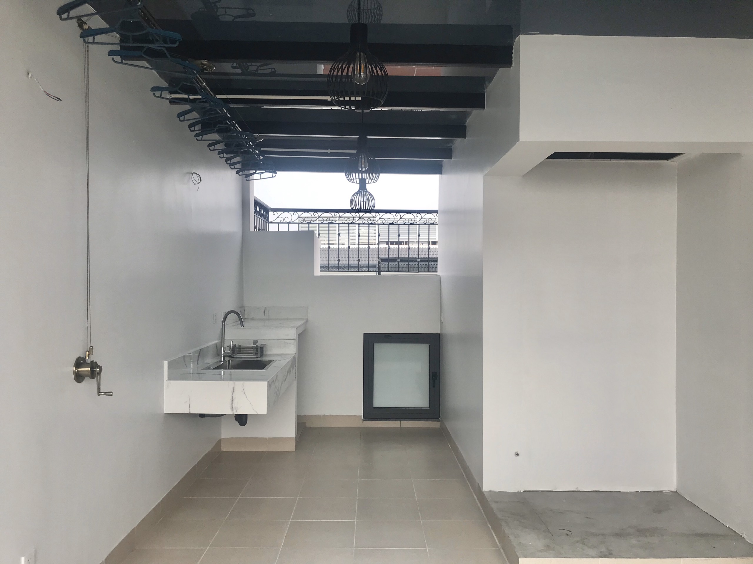 Adjacent villa lake view for rent in Nguyet Que, Vinhomes The Harmony 14