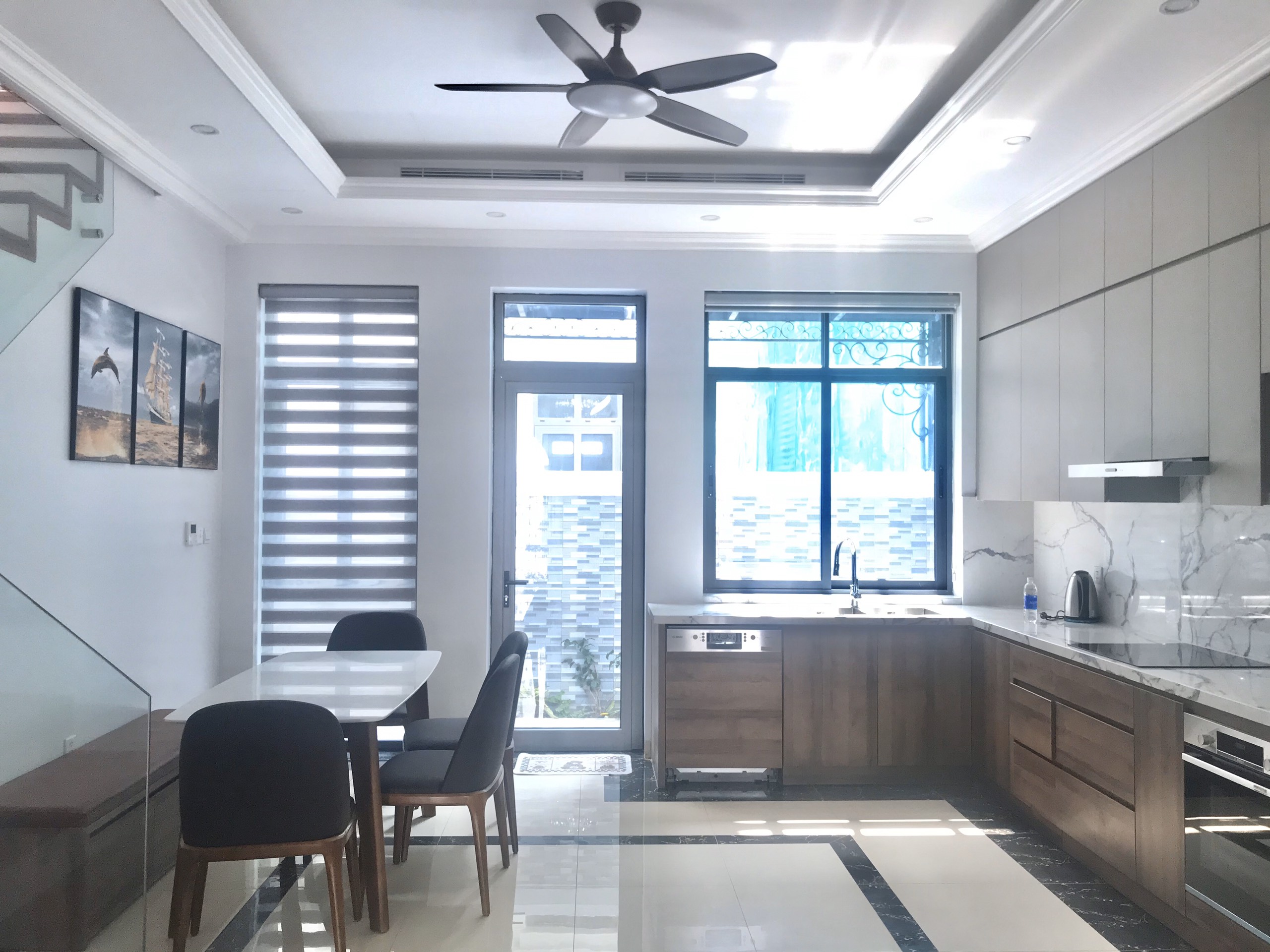 Adjacent villa lake view for rent in Nguyet Que, Vinhomes The Harmony 2