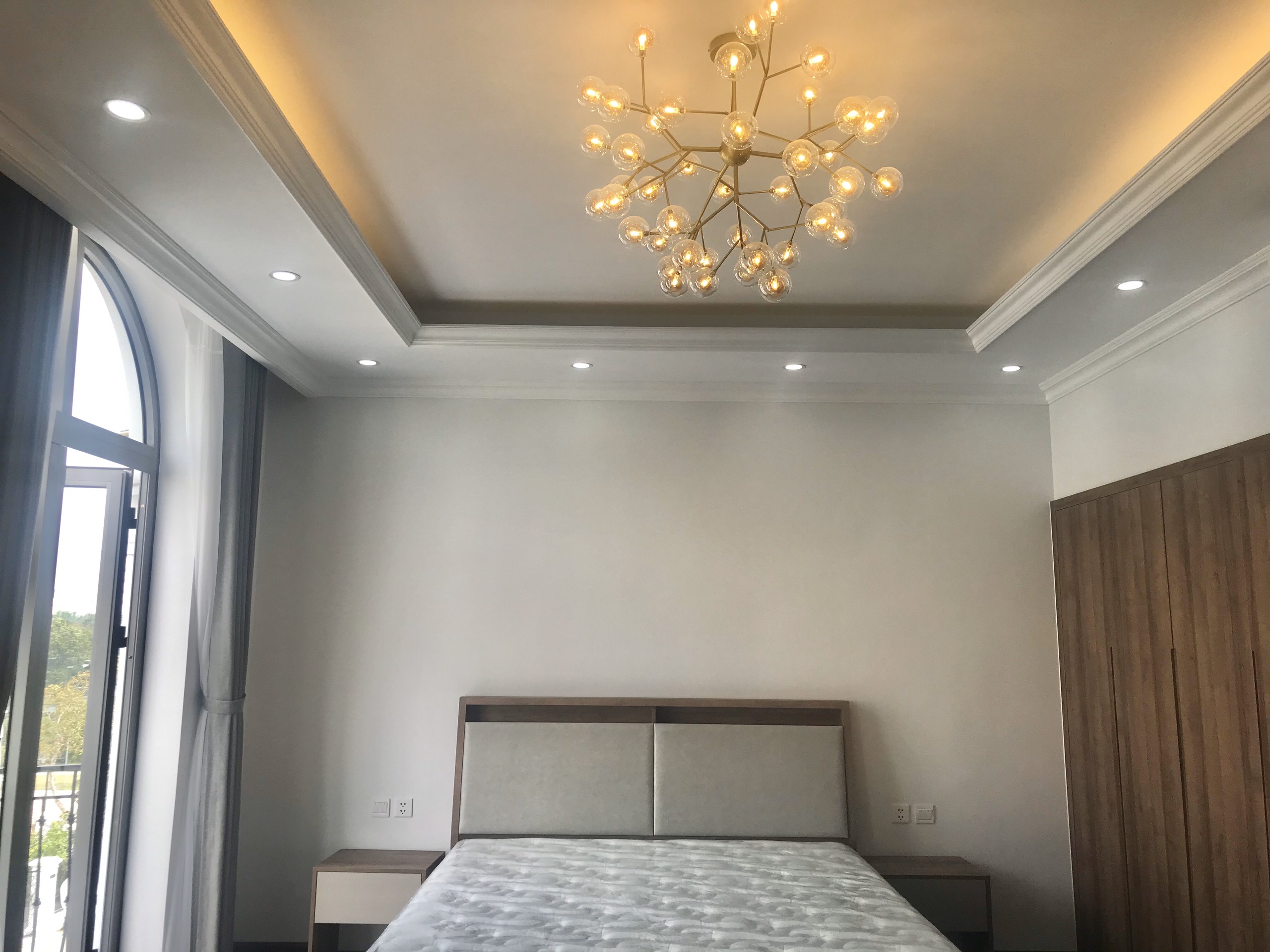 Adjacent villa lake view for rent in Nguyet Que, Vinhomes The Harmony 4